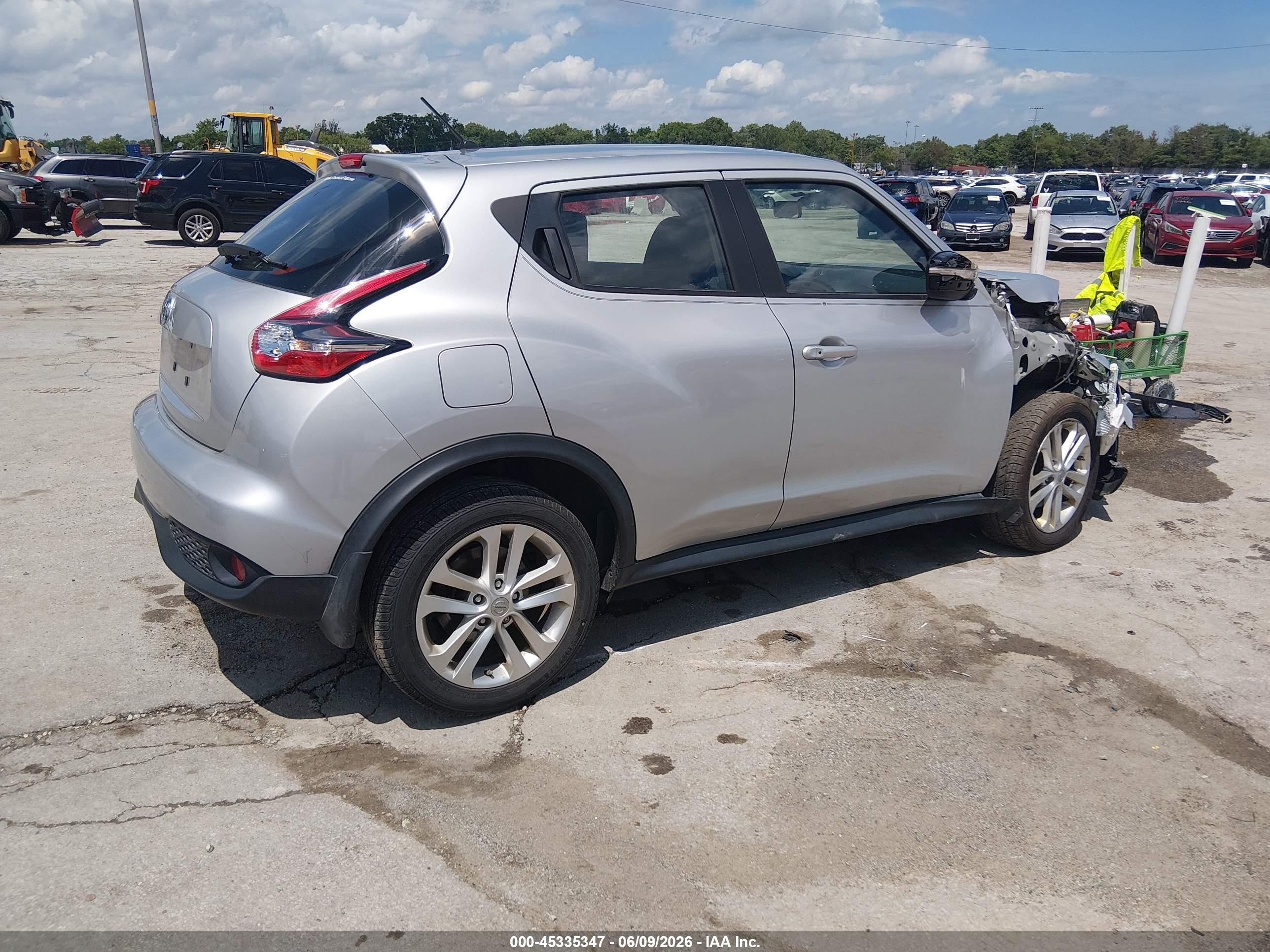 2015 Nissan Juke S Silver vin: JN8AF5MR8FT507278