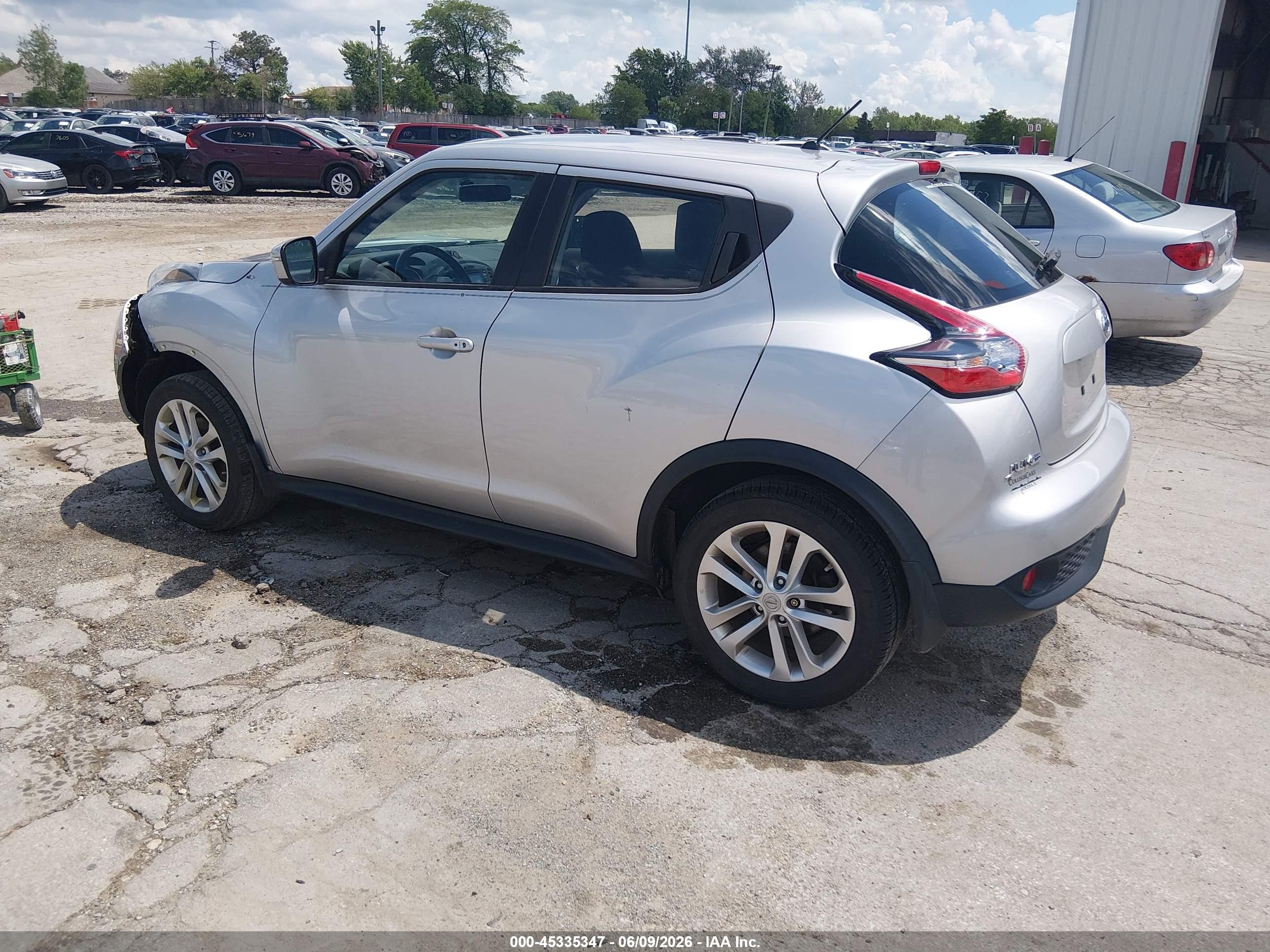 2015 Nissan Juke S Silver vin: JN8AF5MR8FT507278
