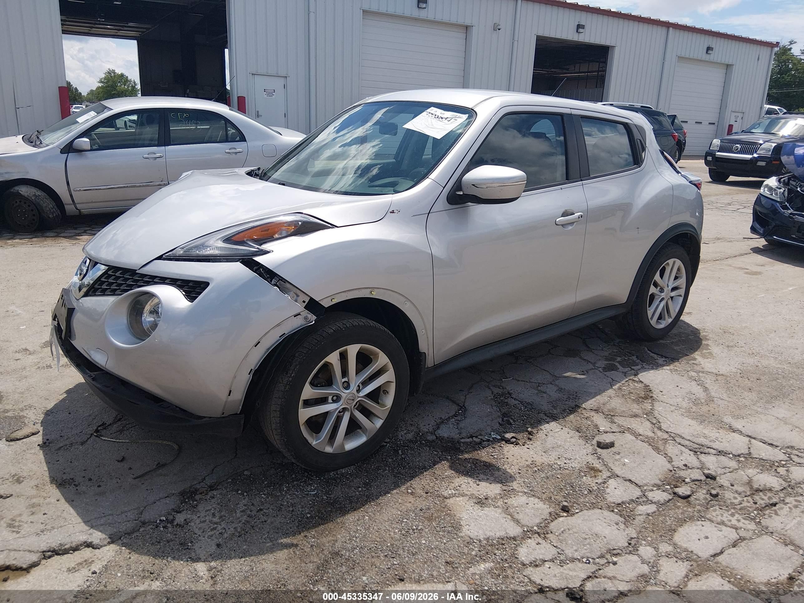 2015 Nissan Juke S Silver vin: JN8AF5MR8FT507278