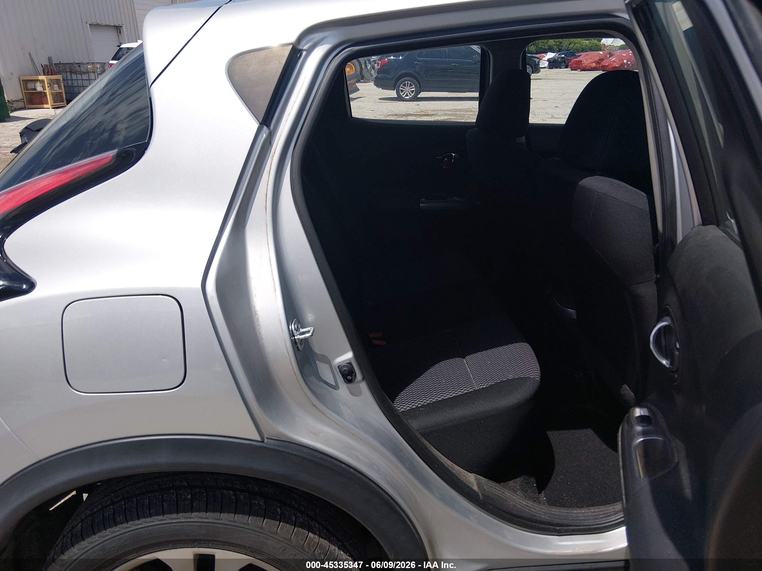 2015 Nissan Juke S Silver vin: JN8AF5MR8FT507278