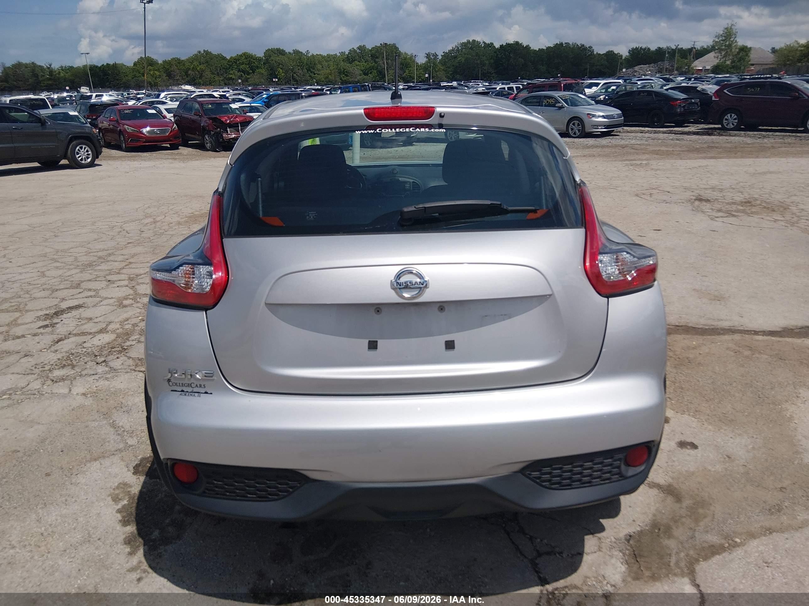 2015 Nissan Juke S Silver vin: JN8AF5MR8FT507278
