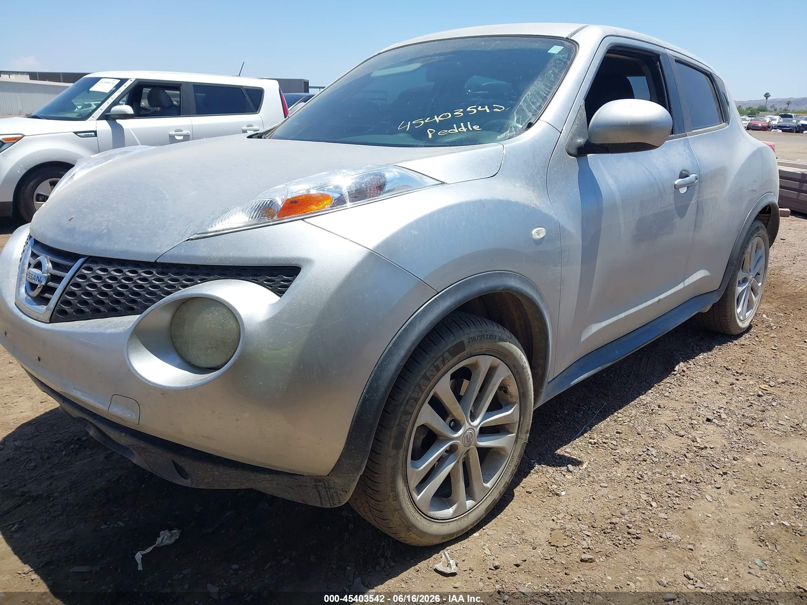 2011 Nissan Juke S Silver vin: JN8AF5MR9BT010492