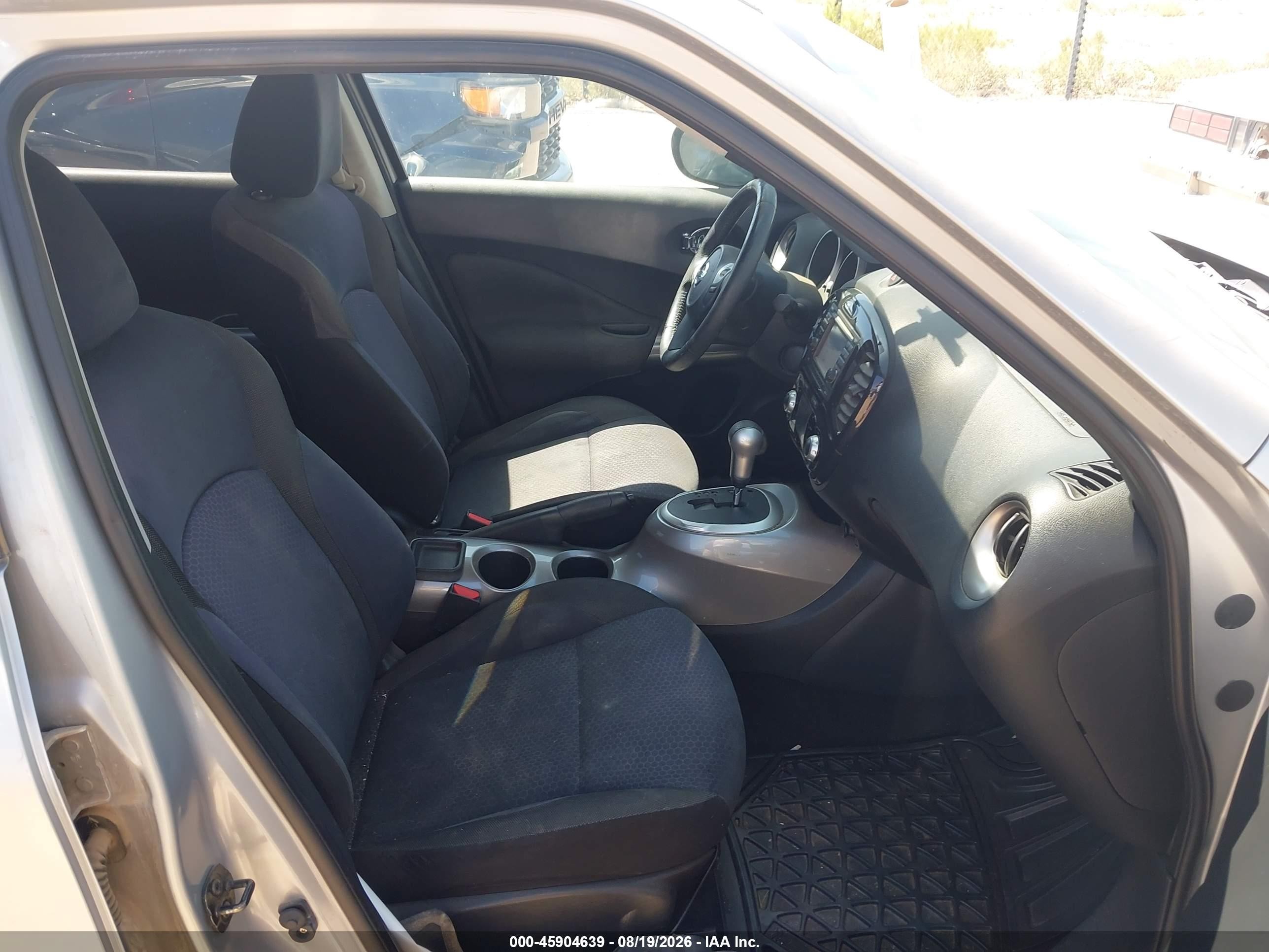 2011 Nissan Juke Sv Silver vin: JN8AF5MR9BT012503