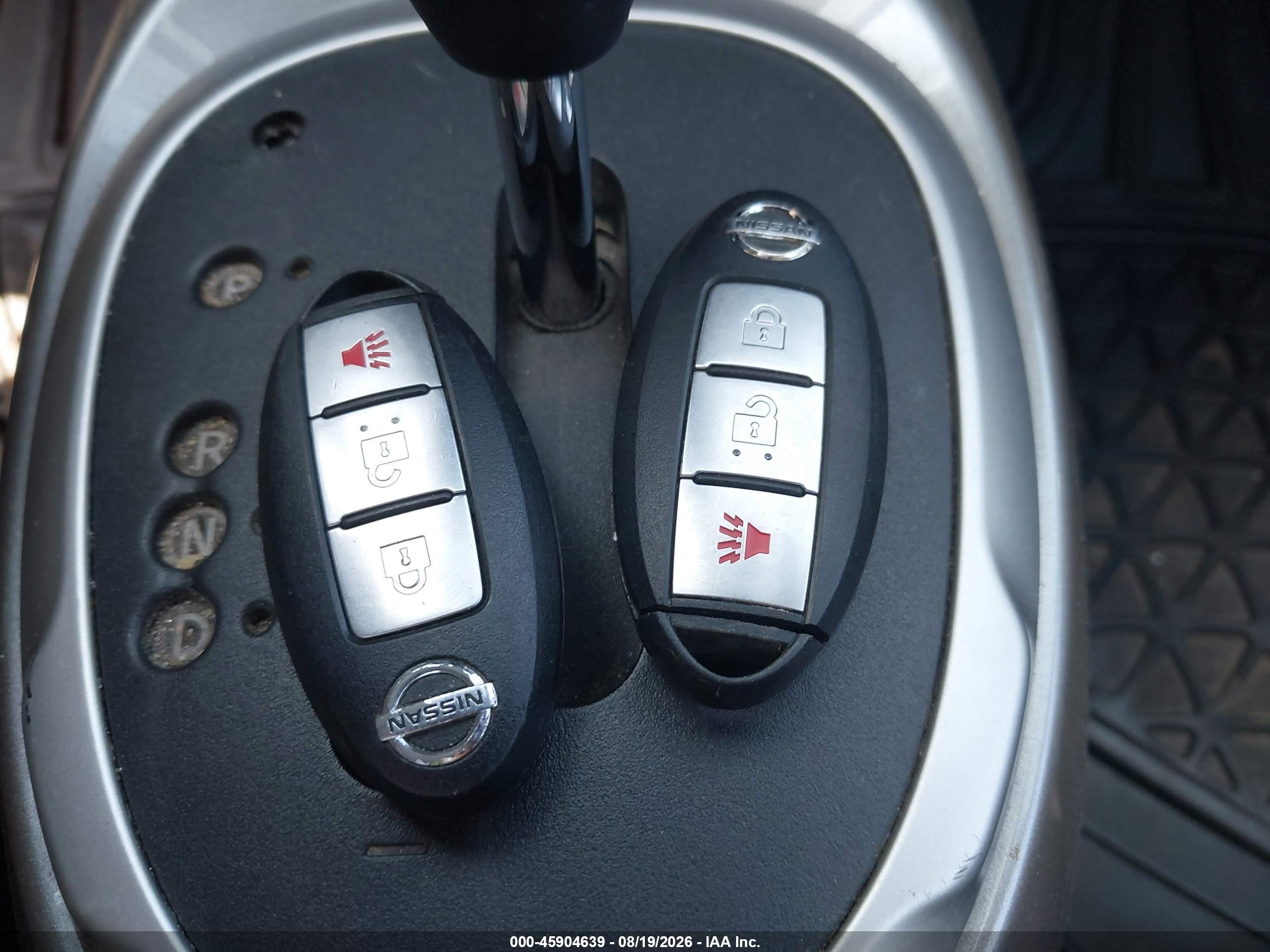2011 Nissan Juke Sv Silver vin: JN8AF5MR9BT012503