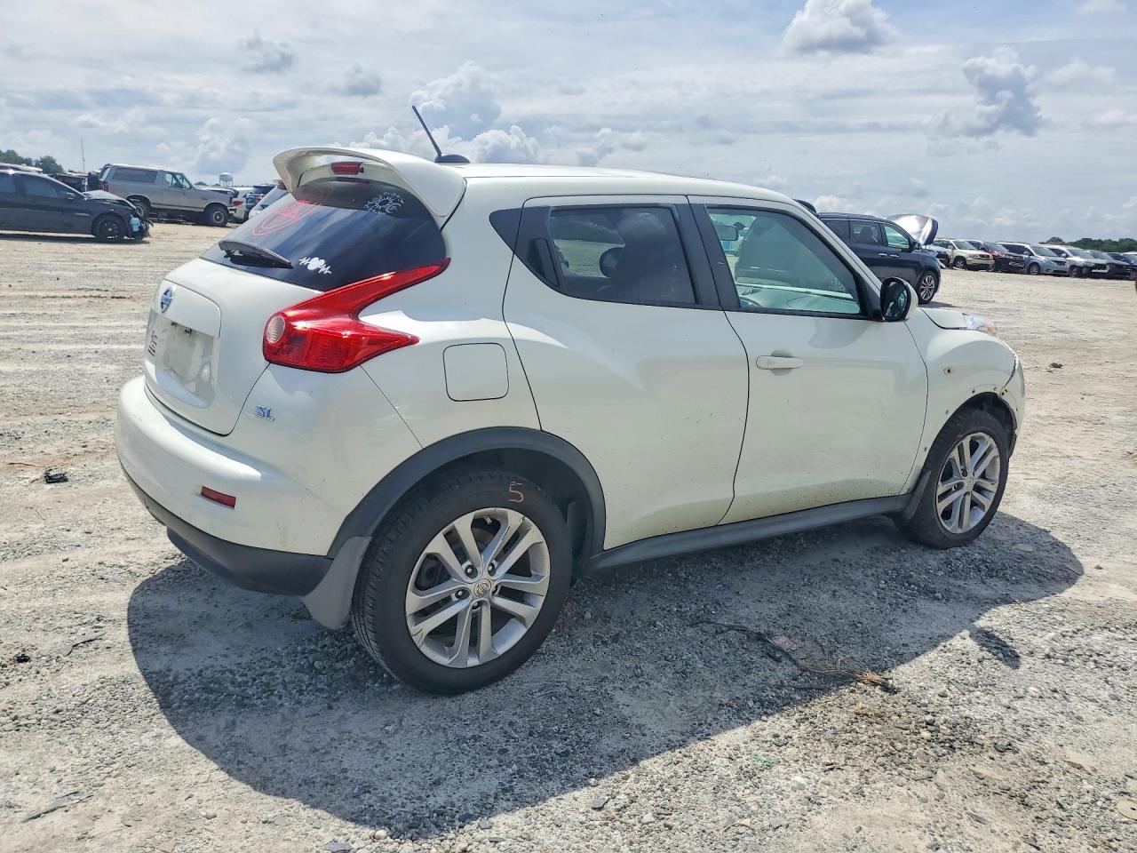 2011 Nissan Juke S White vin: JN8AF5MR9BT020570