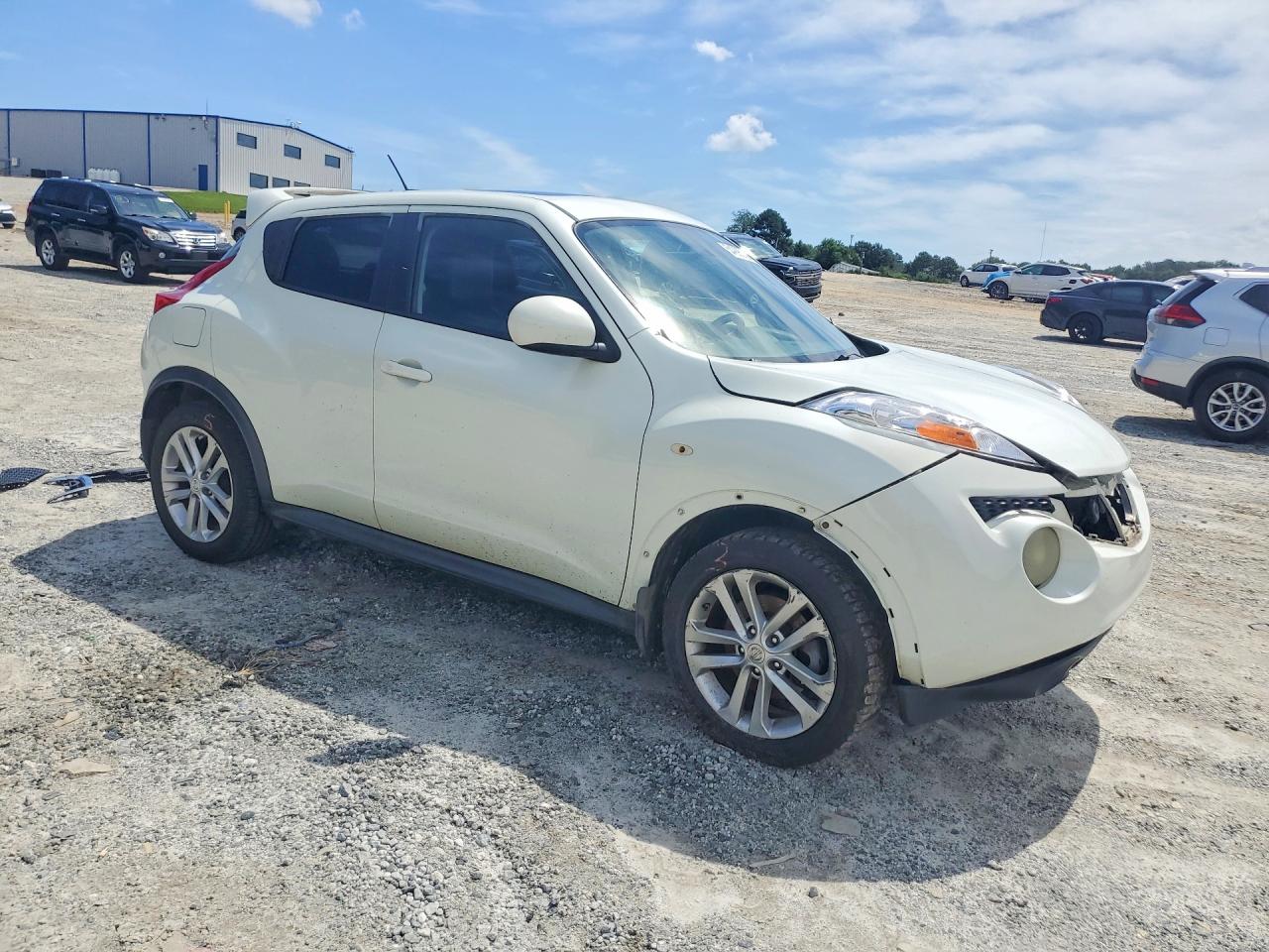 2011 Nissan Juke S White vin: JN8AF5MR9BT020570