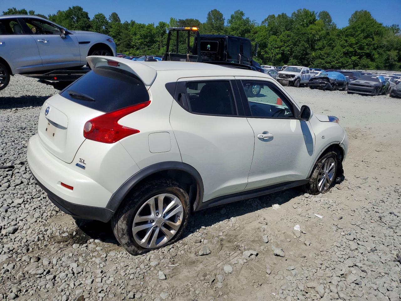 2012 Nissan Juke S White vin: JN8AF5MR9CT102221