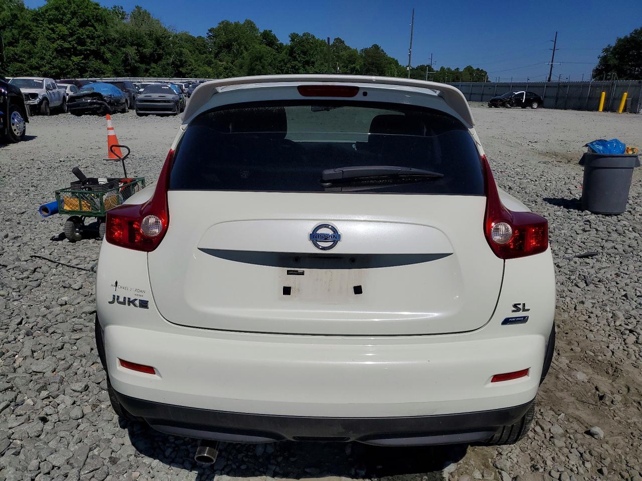 2012 Nissan Juke S White vin: JN8AF5MR9CT102221