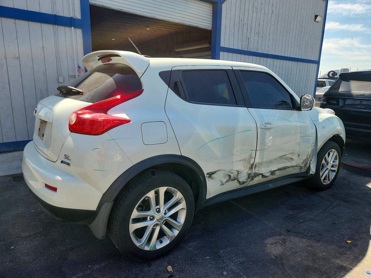 2012 Nissan Juke S White vin: JN8AF5MR9CT115454