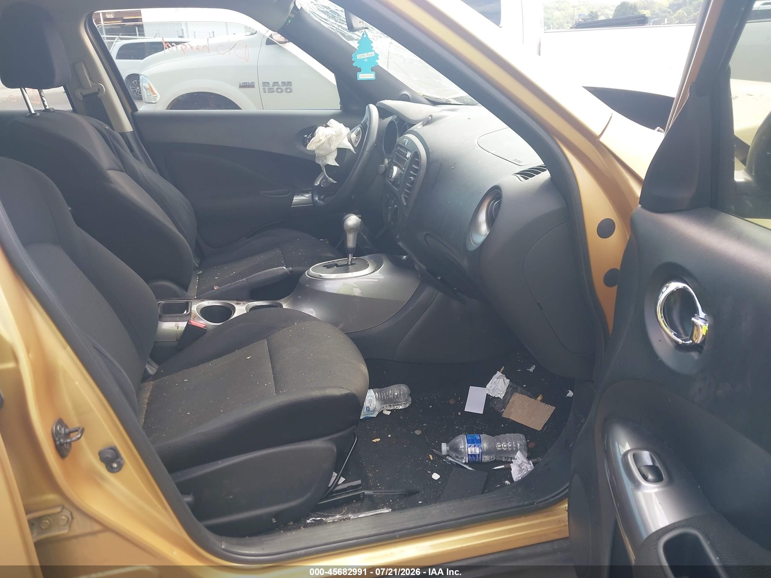 2013 Nissan Juke S Gold vin: JN8AF5MR9DT200117