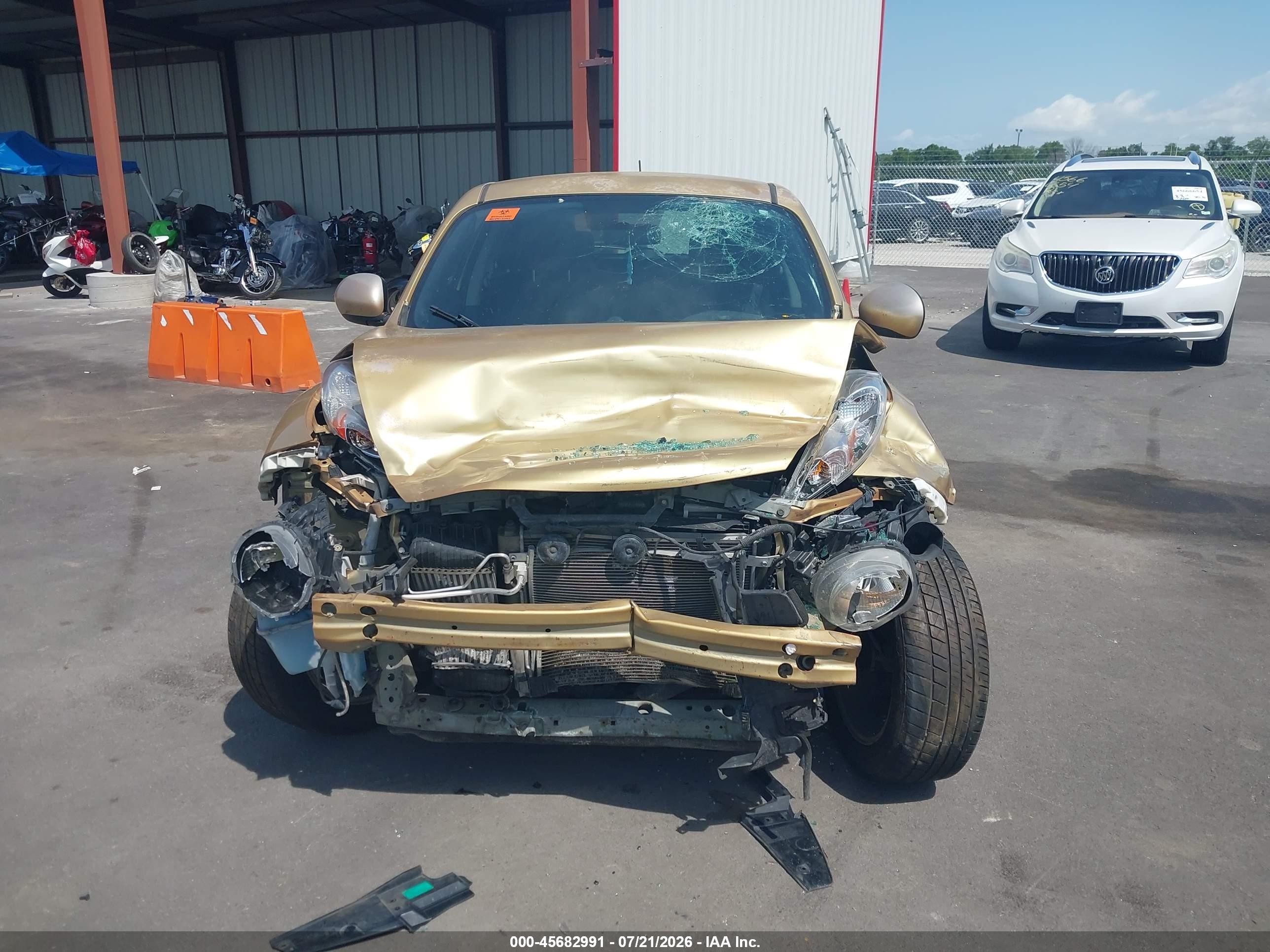 2013 Nissan Juke S Gold vin: JN8AF5MR9DT200117