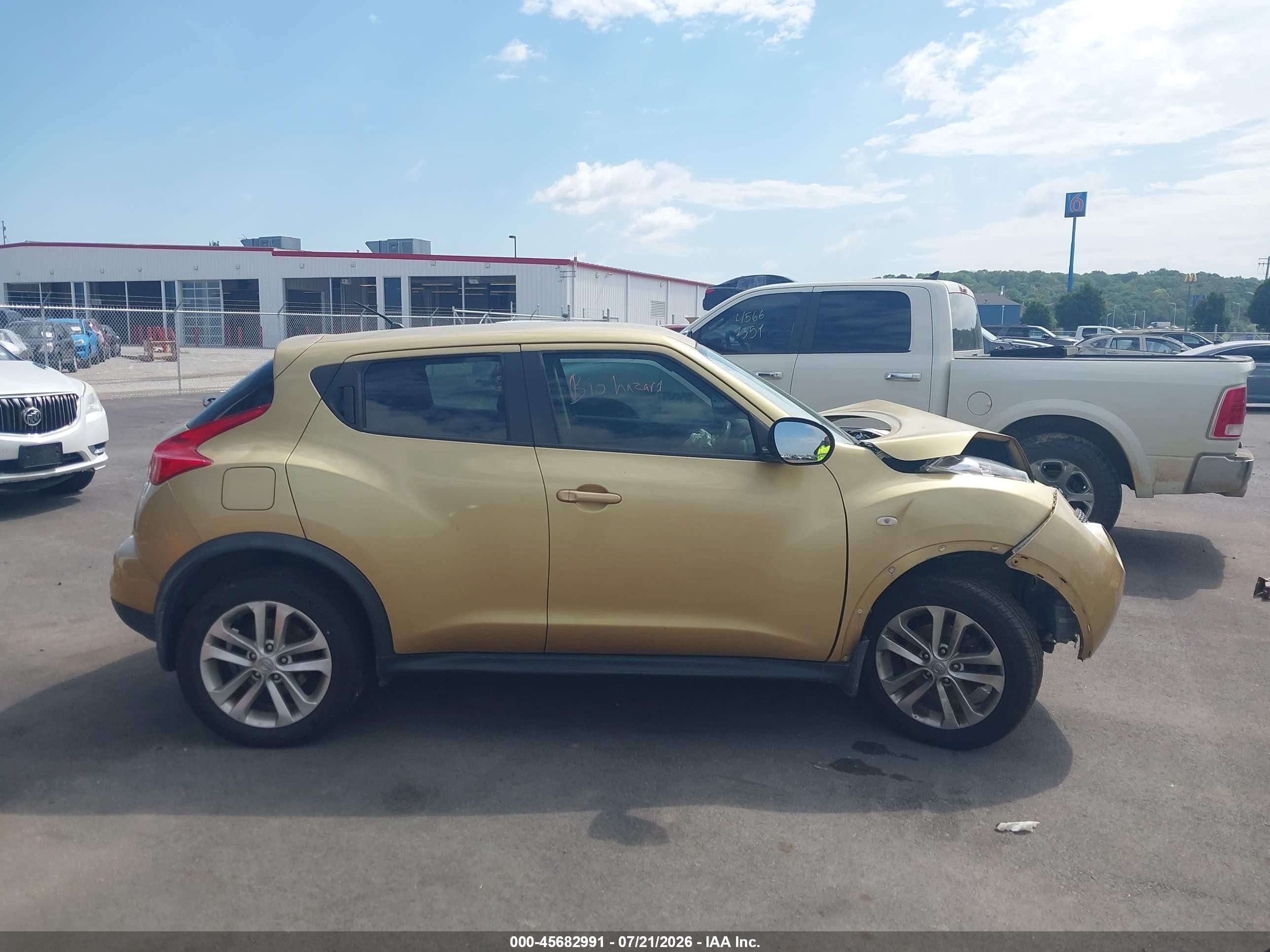2013 Nissan Juke S Gold vin: JN8AF5MR9DT200117