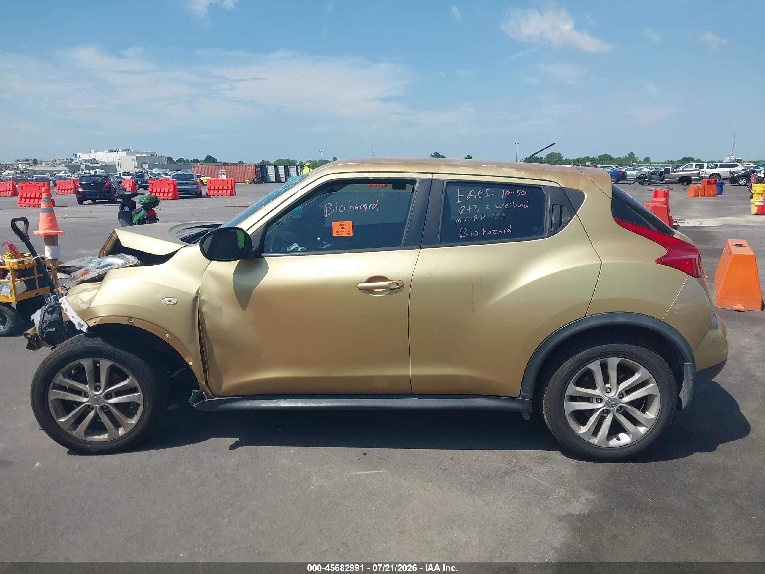 2013 Nissan Juke S Gold vin: JN8AF5MR9DT200117