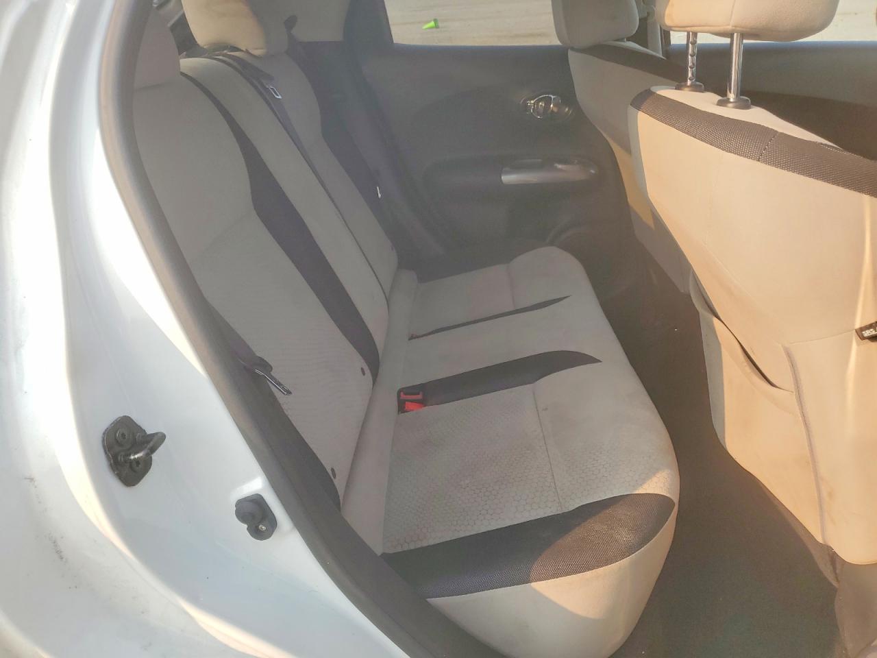 2013 Nissan Juke S White vin: JN8AF5MR9DT205818