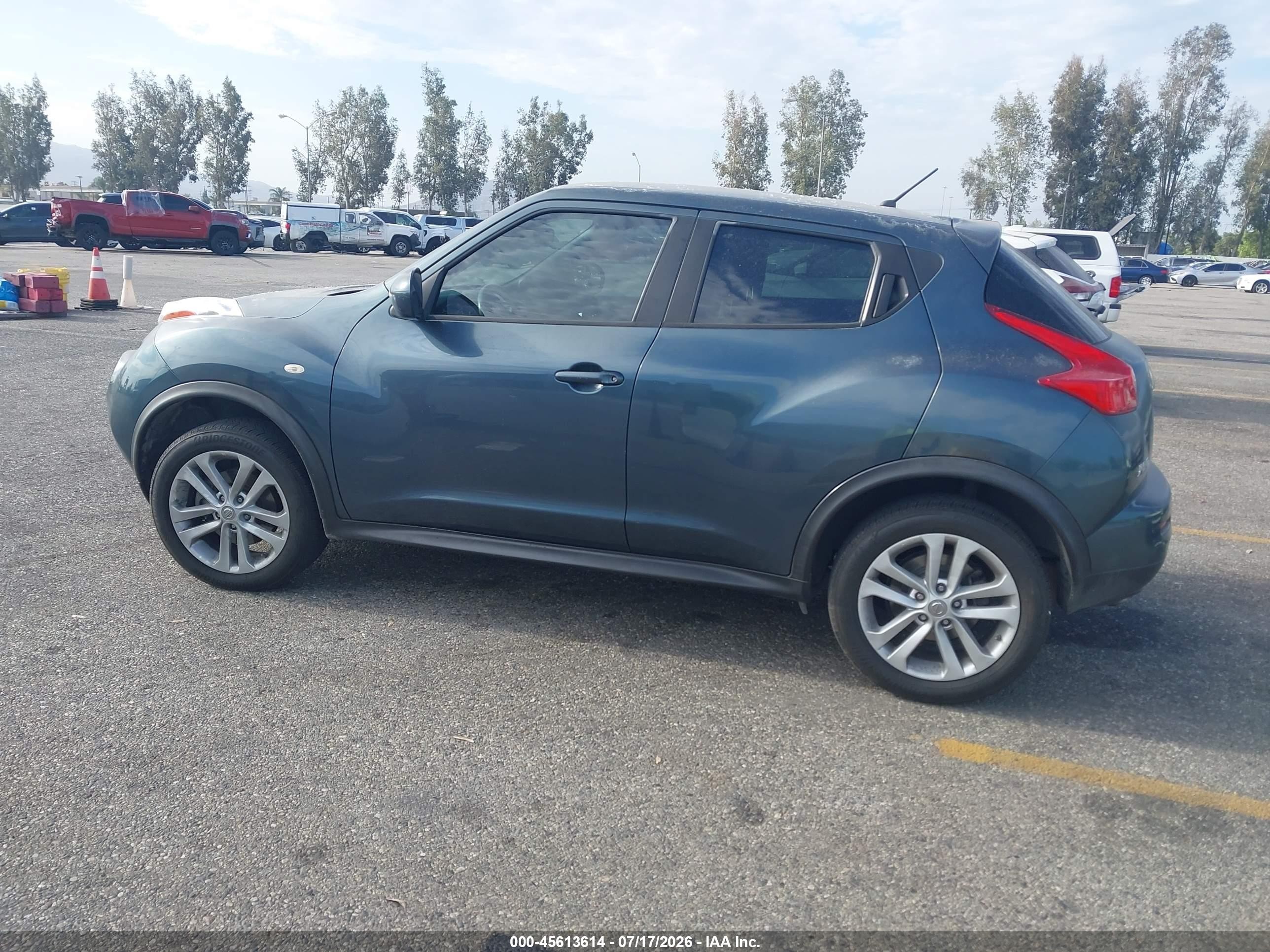 2013 Nissan Juke S Gray vin: JN8AF5MR9DT214681