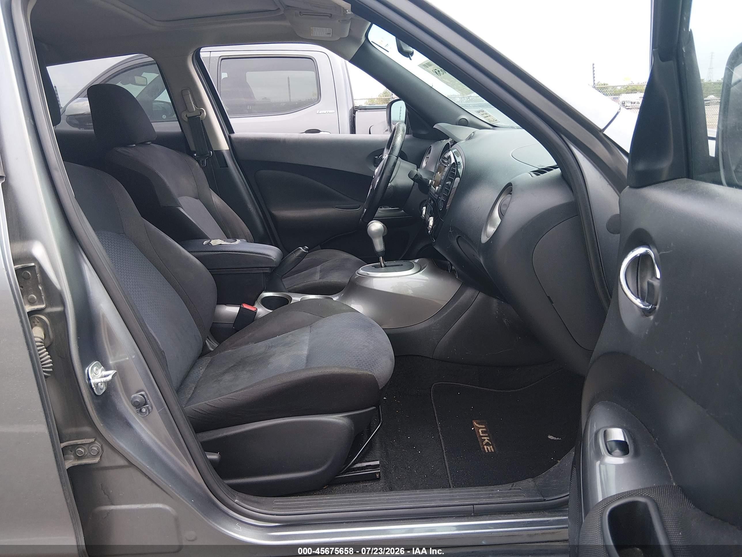 2015 Nissan Juke Sv Gray vin: JN8AF5MR9FT504163