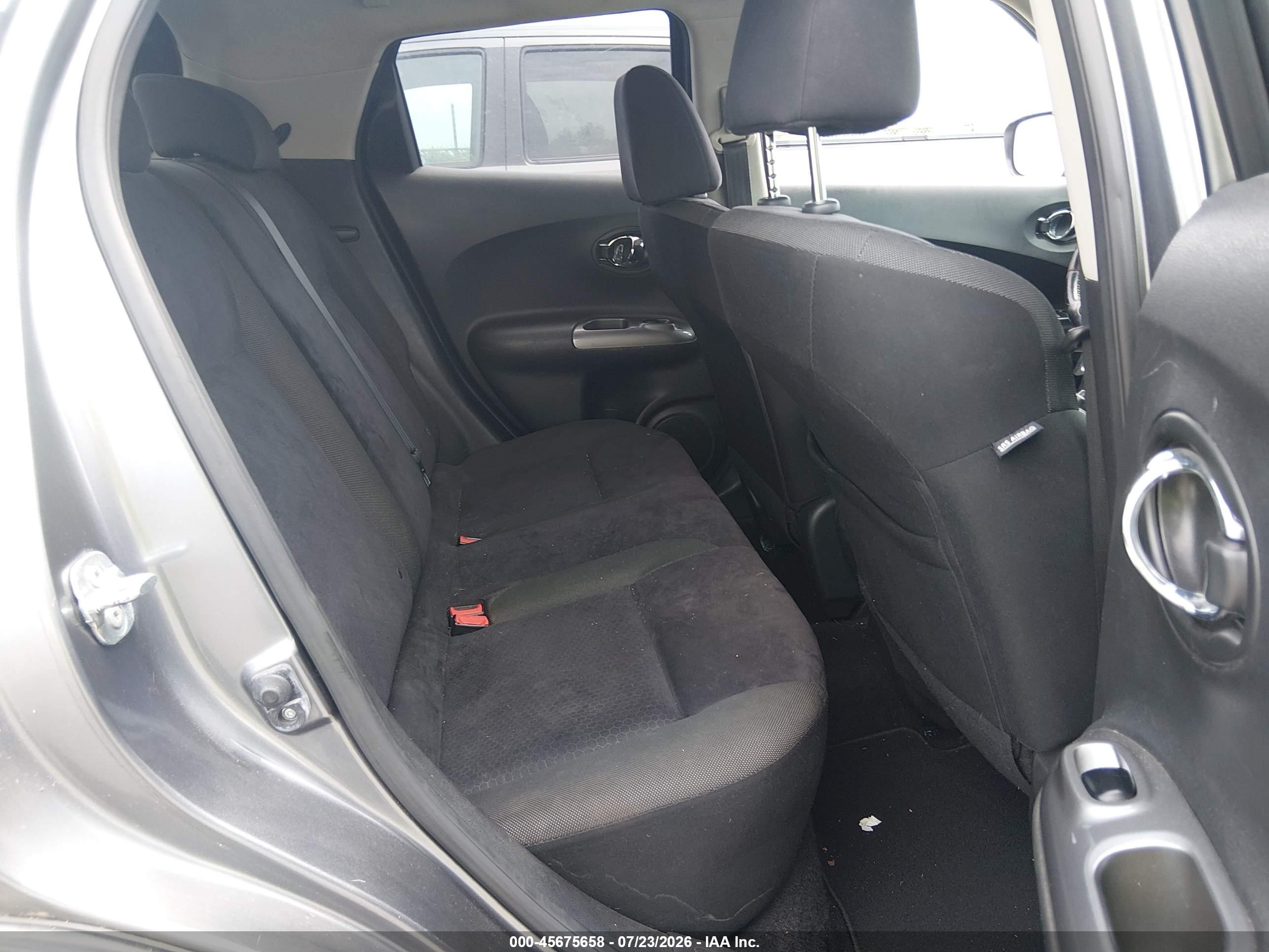 2015 Nissan Juke Sv Gray vin: JN8AF5MR9FT504163