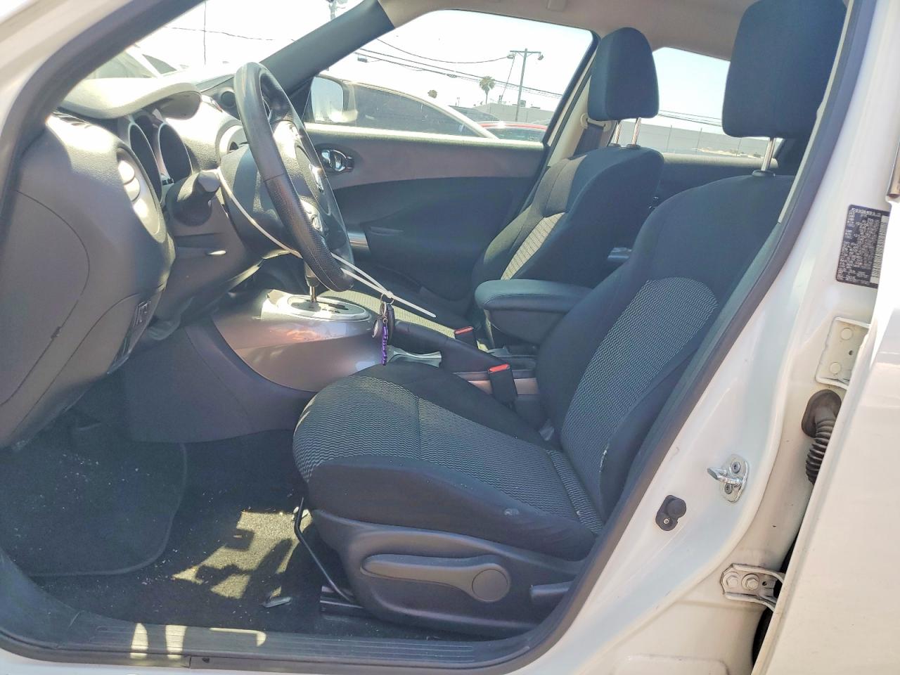 2015 Nissan Juke S White vin: JN8AF5MR9FT509749