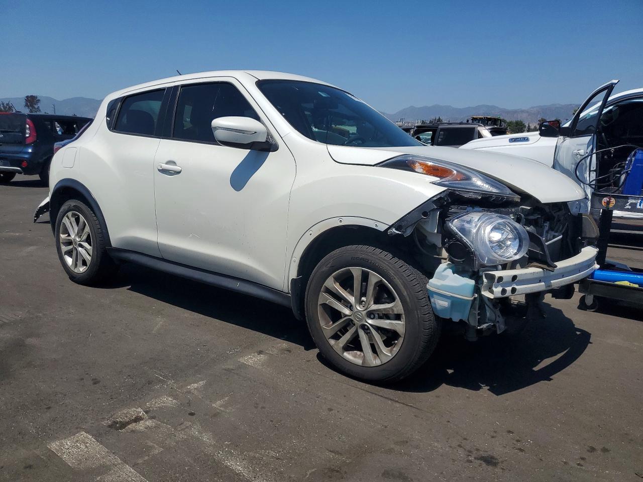 2015 Nissan Juke S White vin: JN8AF5MR9FT509749