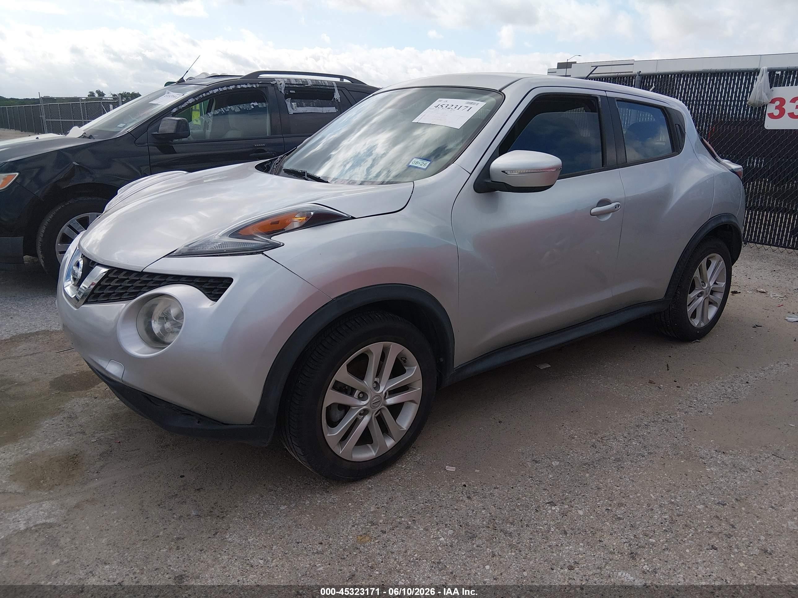 2017 Nissan Juke S Silver vin: JN8AF5MR9HT702163