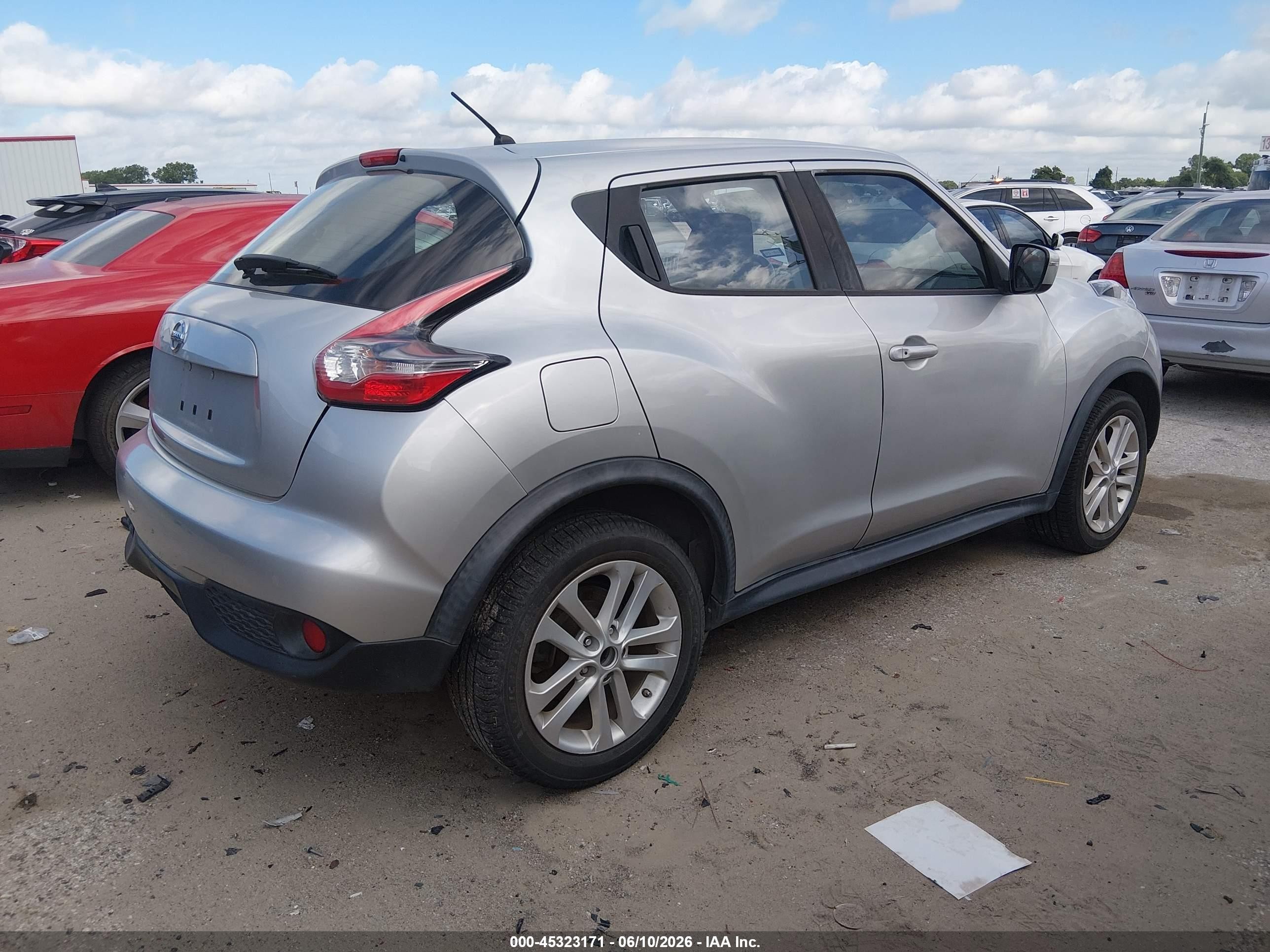 2017 Nissan Juke S Silver vin: JN8AF5MR9HT702163
