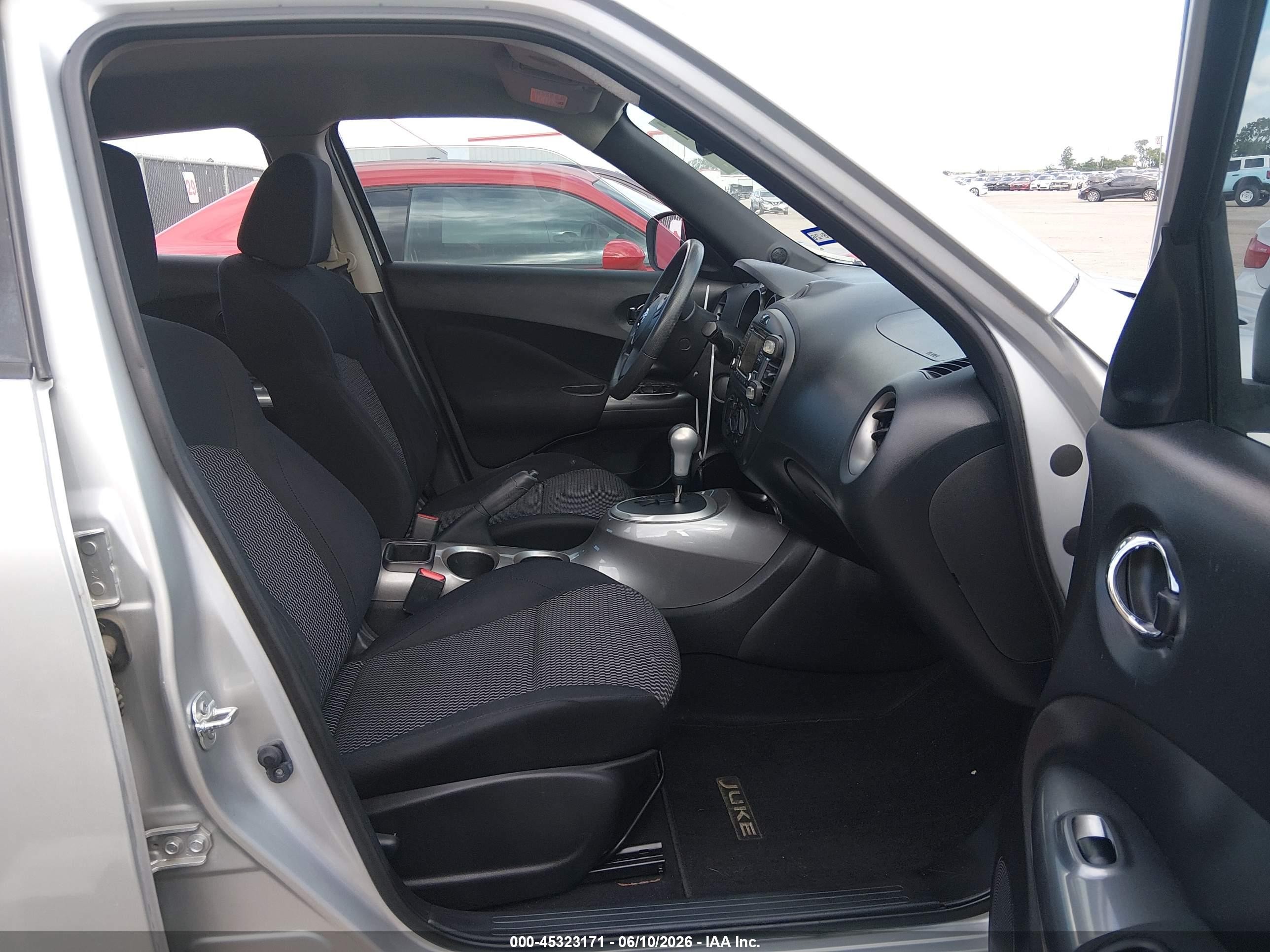 2017 Nissan Juke S Silver vin: JN8AF5MR9HT702163