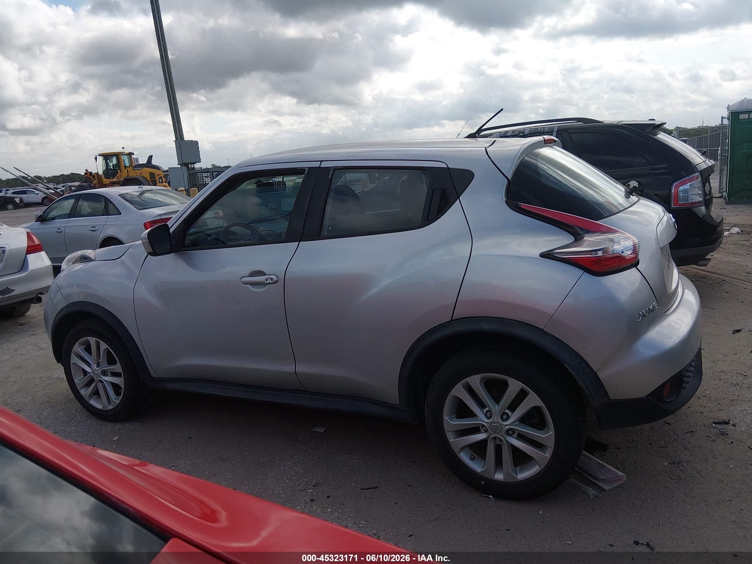 2017 Nissan Juke S Silver vin: JN8AF5MR9HT702163