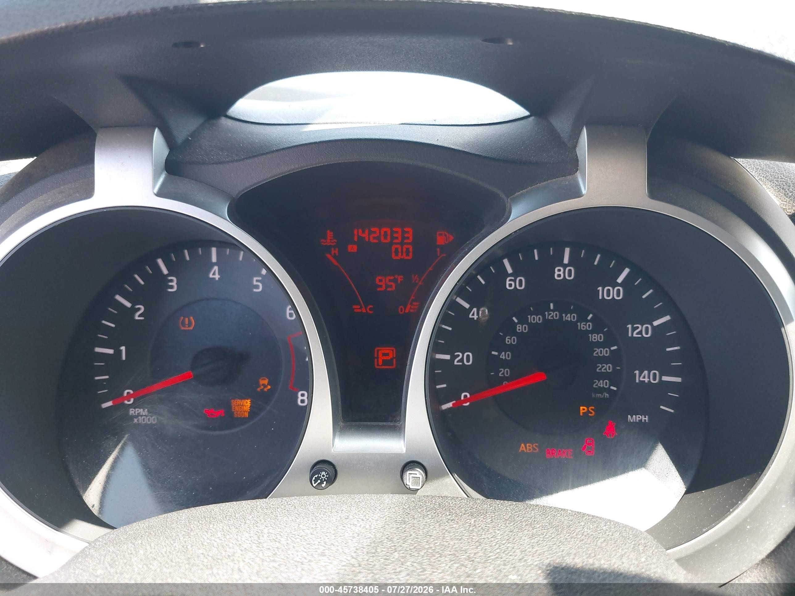 2011 Nissan Juke S Серебряный vin: JN8AF5MRXBT006399