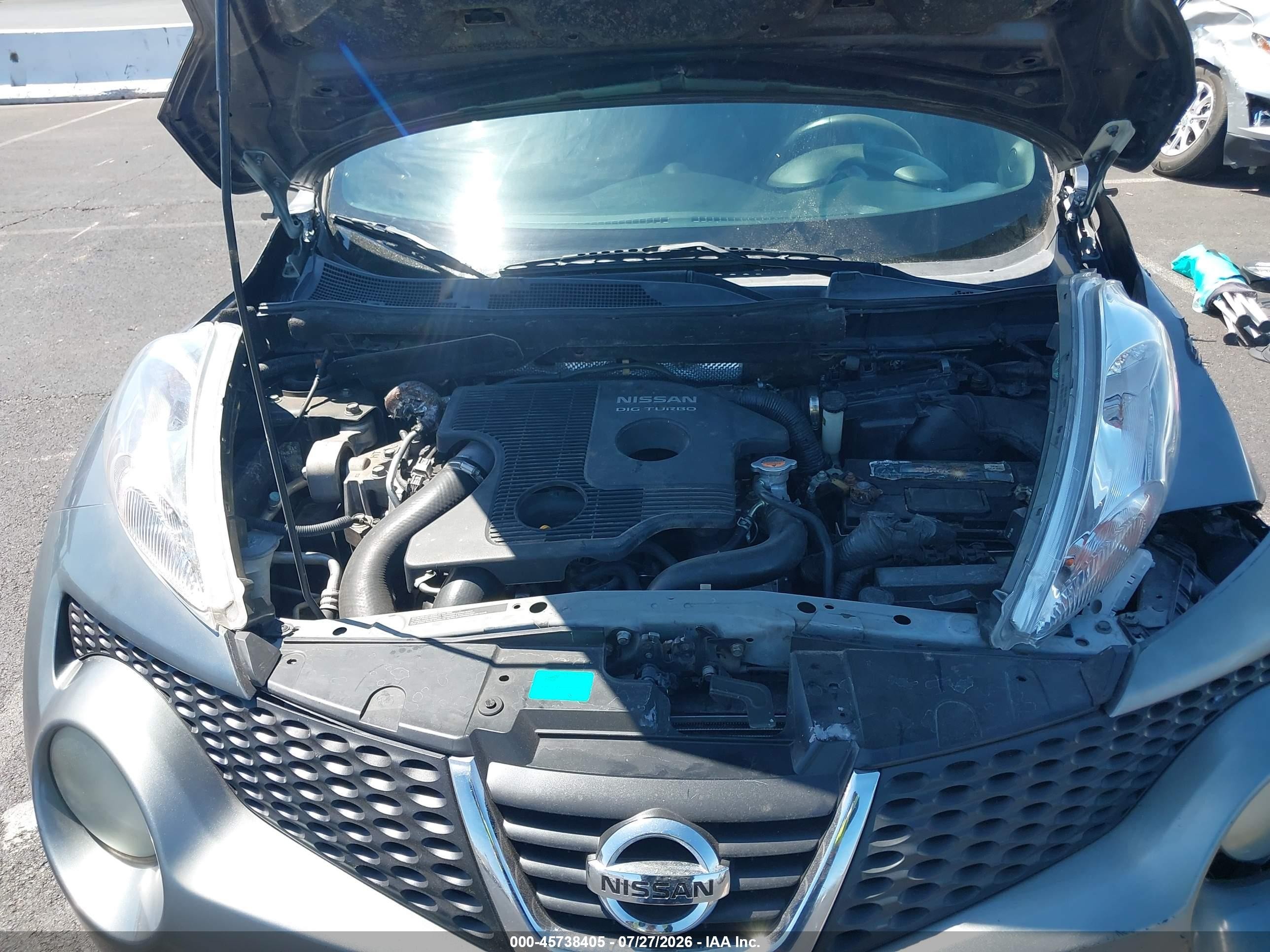2011 Nissan Juke S Серебряный vin: JN8AF5MRXBT006399