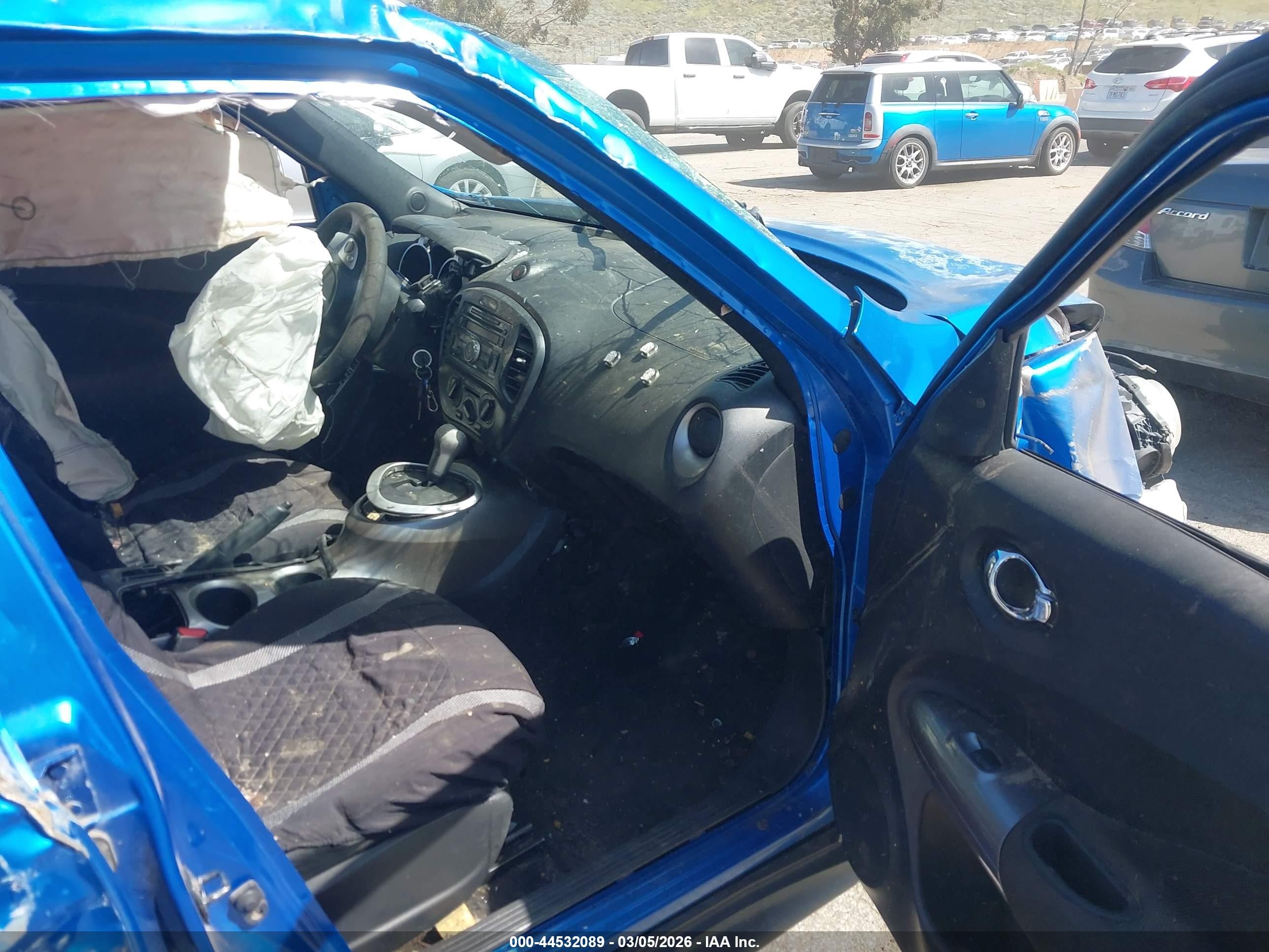 2011 Nissan Juke S Blue vin: JN8AF5MRXBT019153