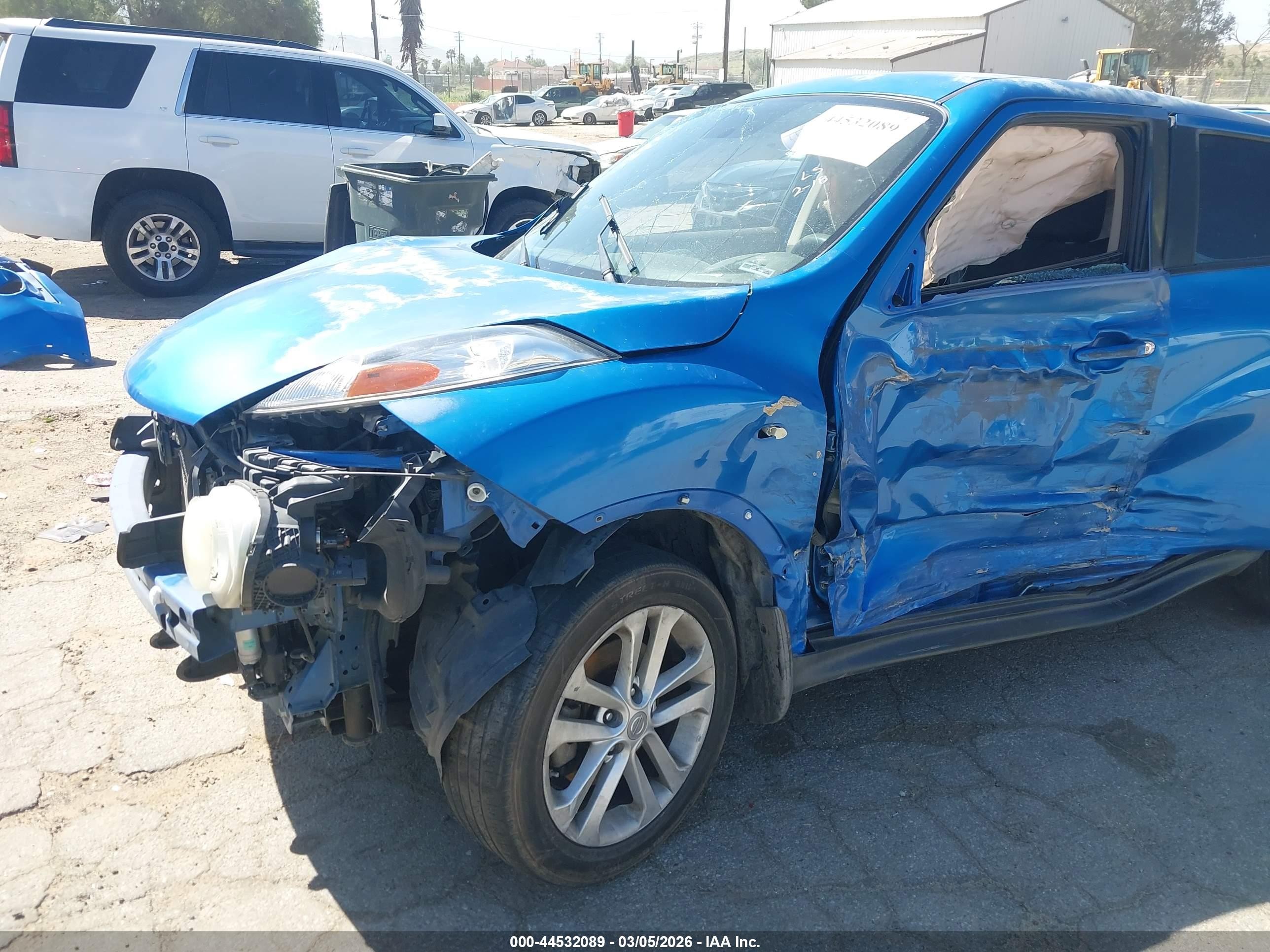 2011 Nissan Juke S Blue vin: JN8AF5MRXBT019153