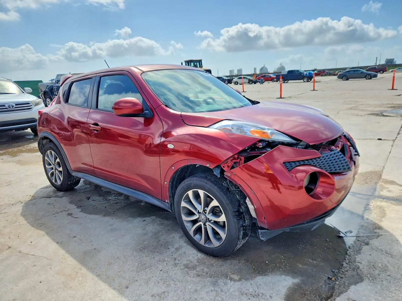 2011 Nissan Juke S Red vin: JN8AF5MRXBT023218
