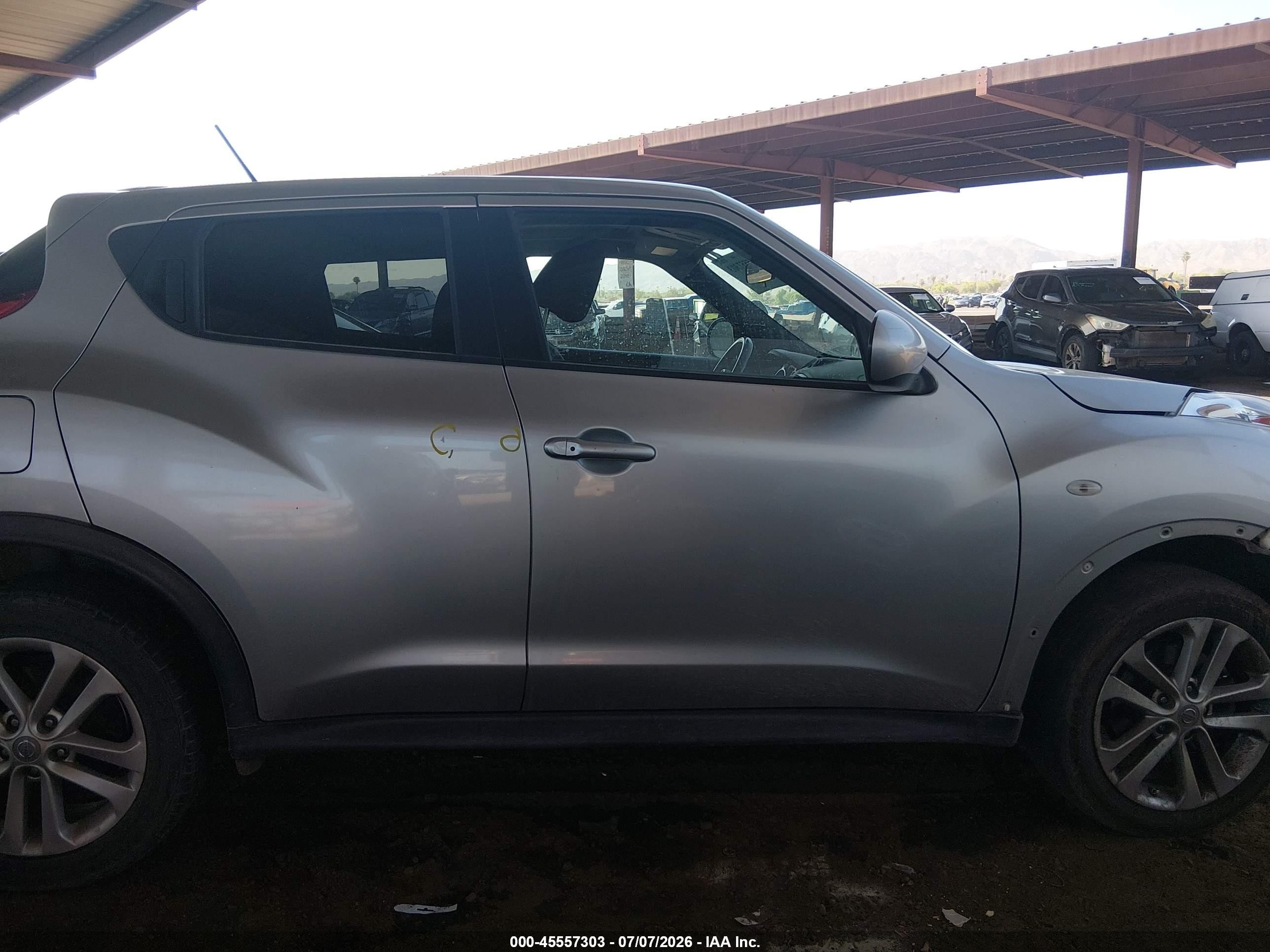2012 Nissan Juke Sv Silver vin: JN8AF5MRXCT117102