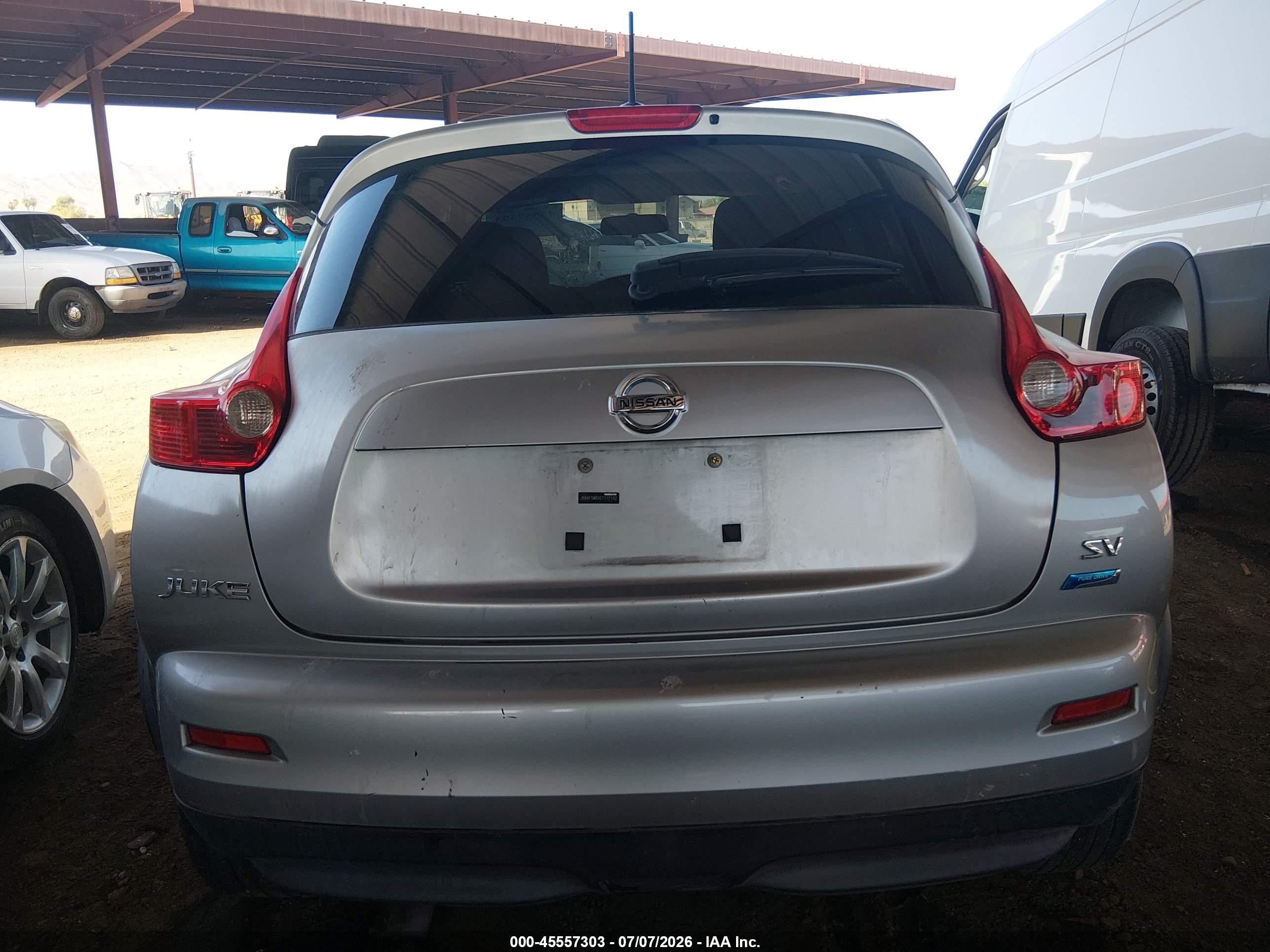 2012 Nissan Juke Sv Silver vin: JN8AF5MRXCT117102