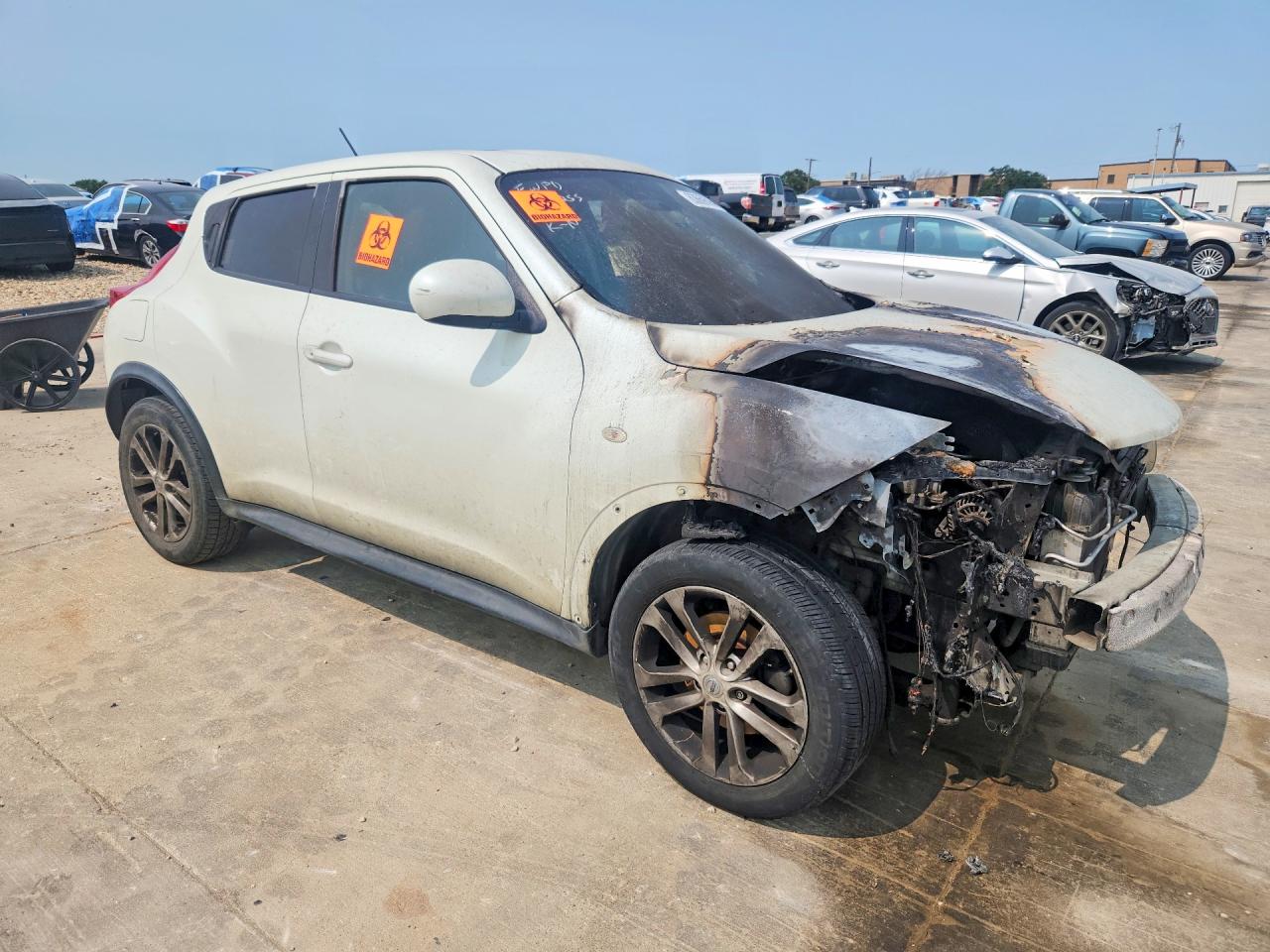 2012 Nissan Juke S White vin: JN8AF5MRXCT117360