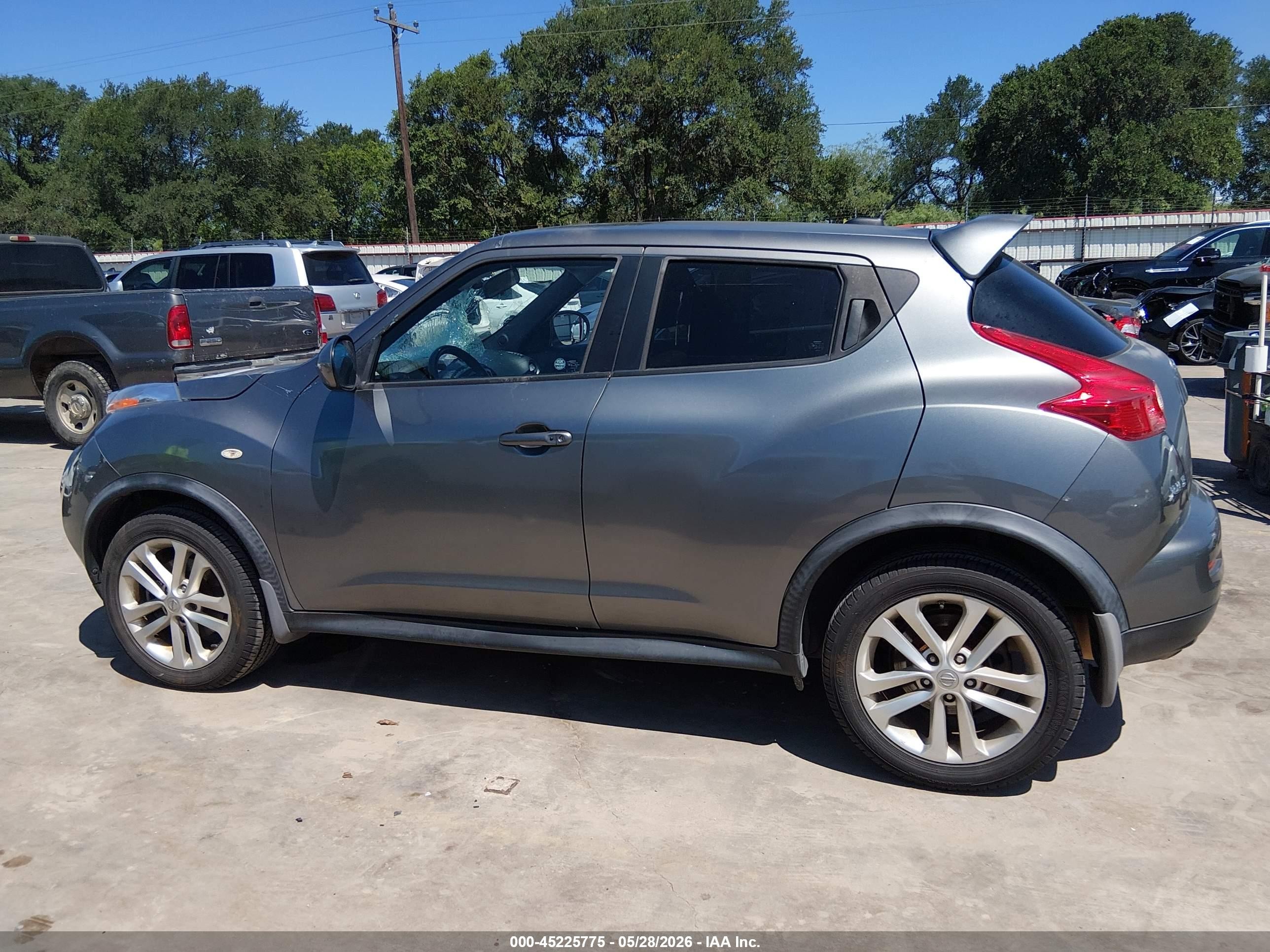 2013 Nissan Juke Sv Gray vin: JN8AF5MRXDT207335