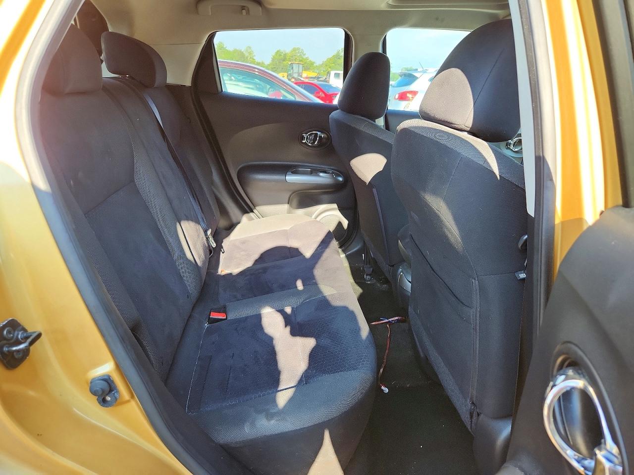 2013 Nissan Juke S Gold vin: JN8AF5MRXDT212289