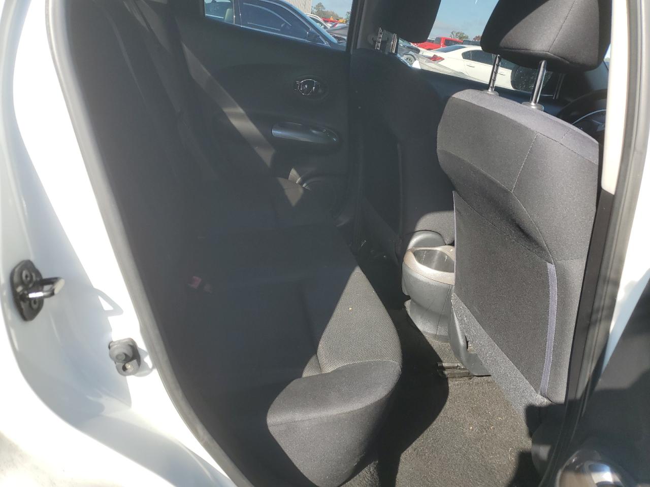 2013 Nissan Juke S White vin: JN8AF5MRXDT215516