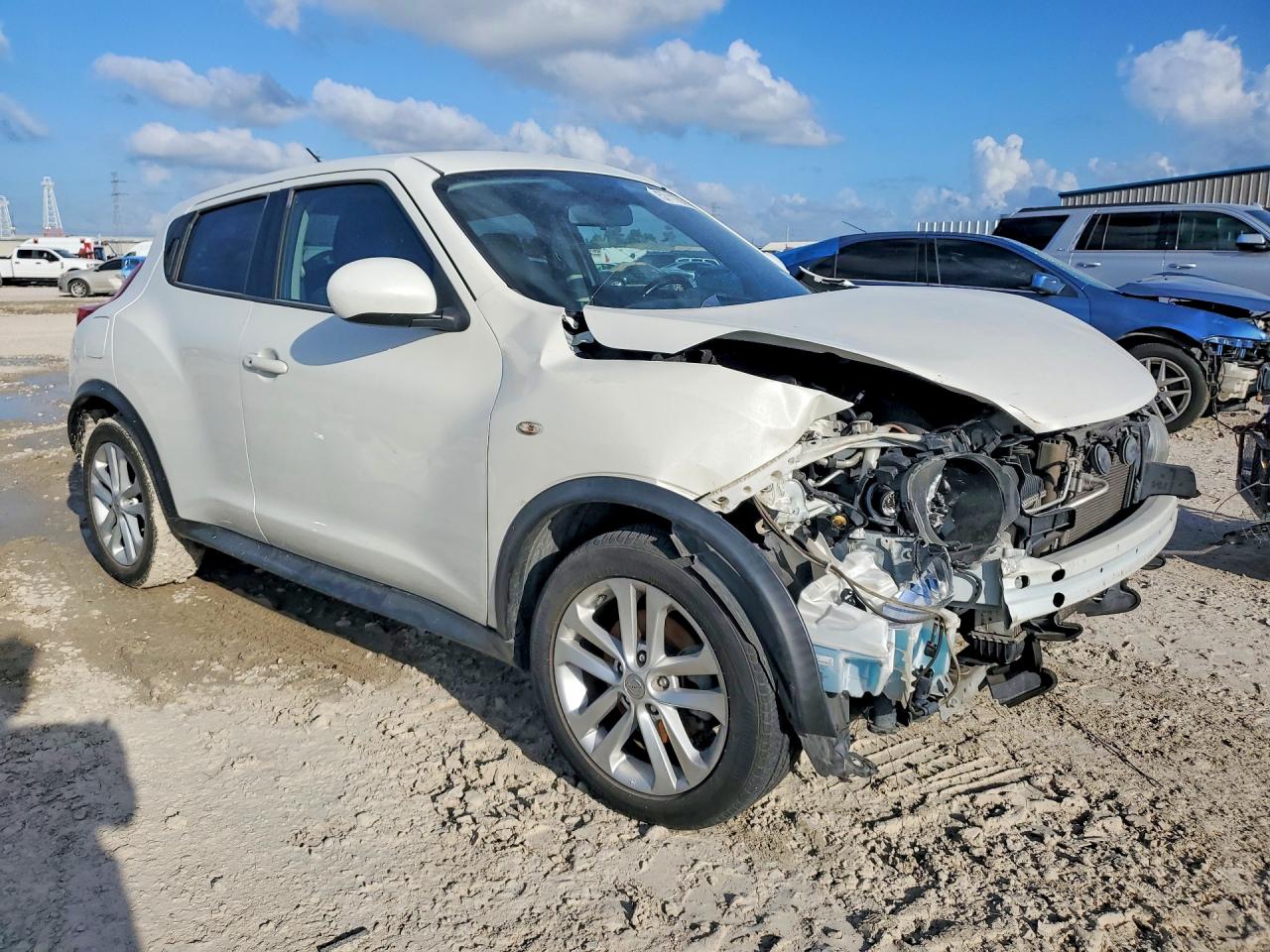 2013 Nissan Juke S Белый vin: JN8AF5MRXDT222711