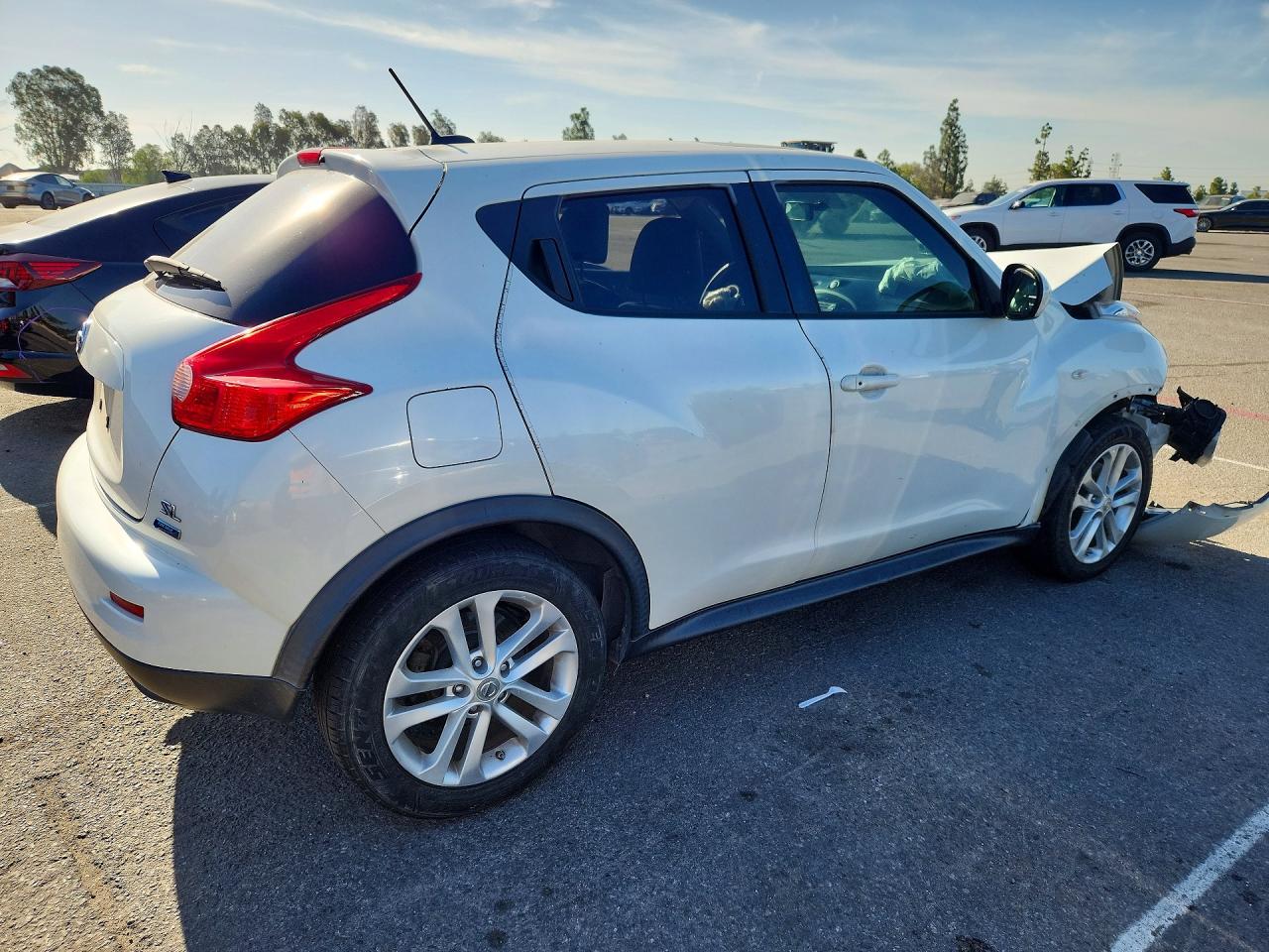2013 Nissan Juke S White vin: JN8AF5MRXDT224894