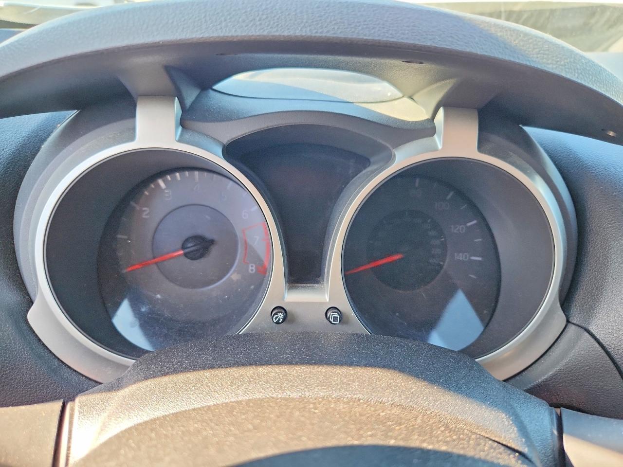 2013 Nissan Juke S White vin: JN8AF5MRXDT224894
