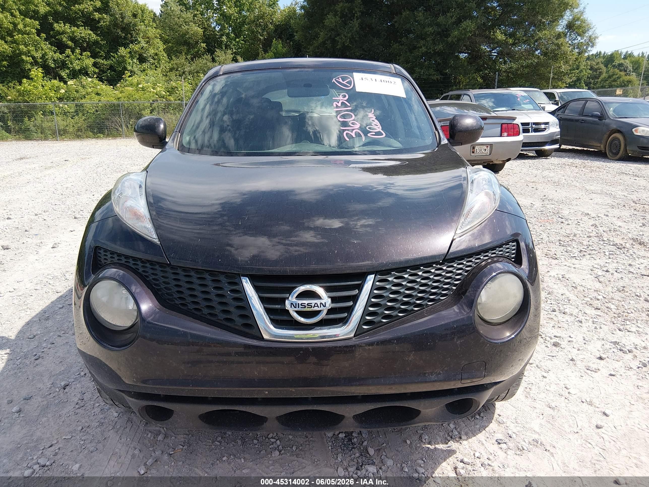 2014 Nissan Juke S Maroon vin: JN8AF5MRXET360136