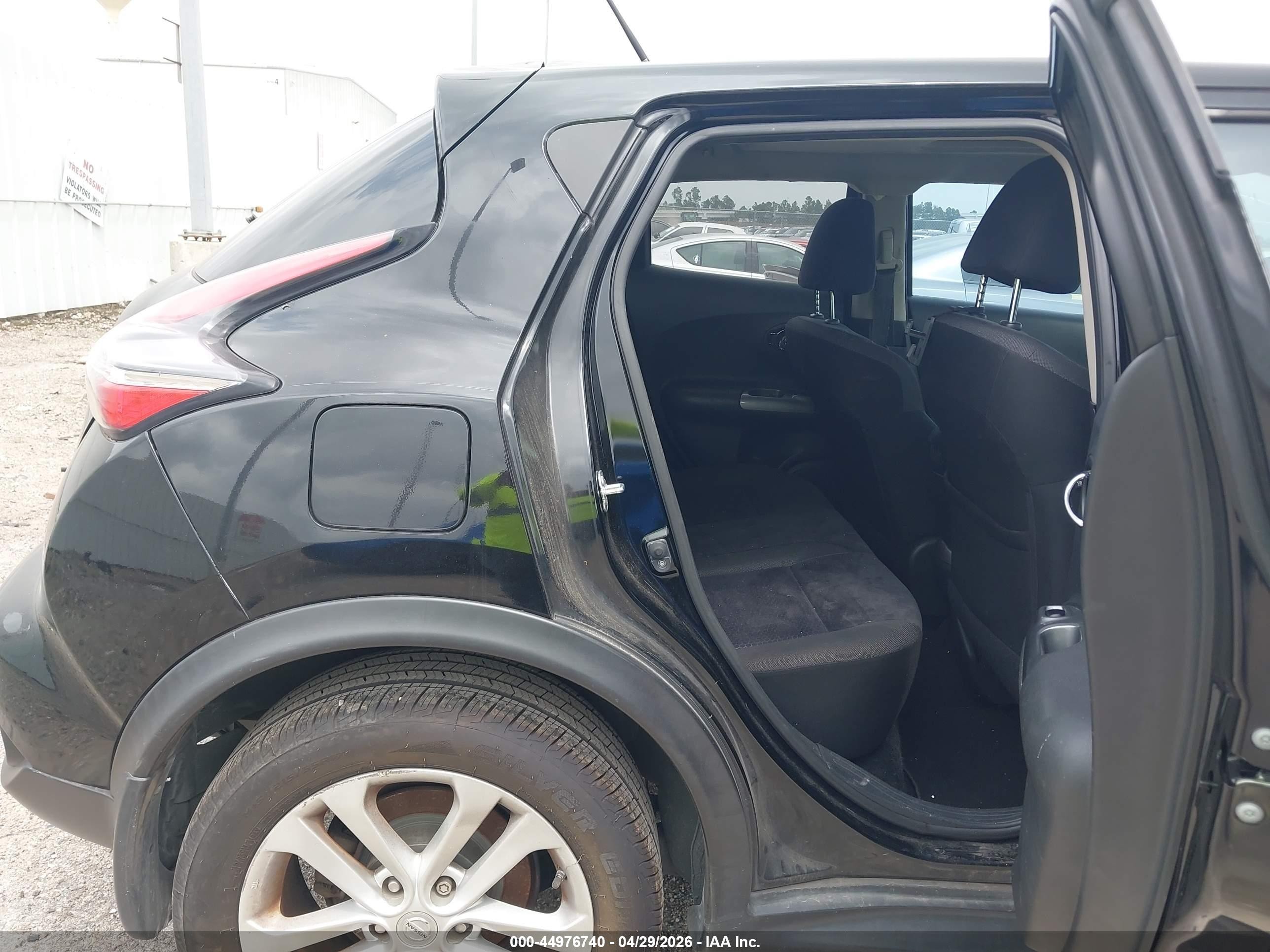 2015 Nissan Juke Sv Black vin: JN8AF5MRXFT502969