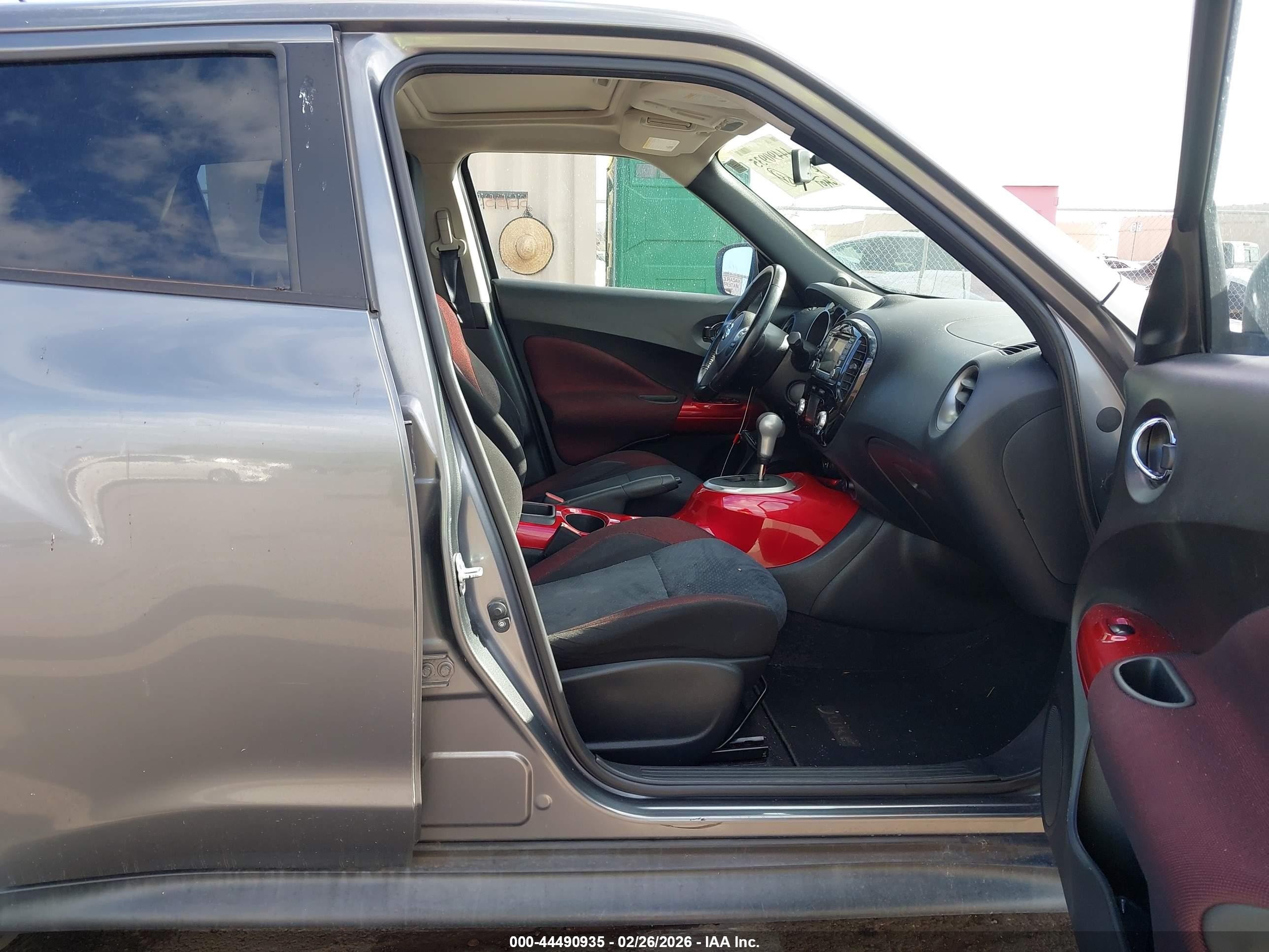2015 Nissan Juke Sv Gray vin: JN8AF5MRXFT504866