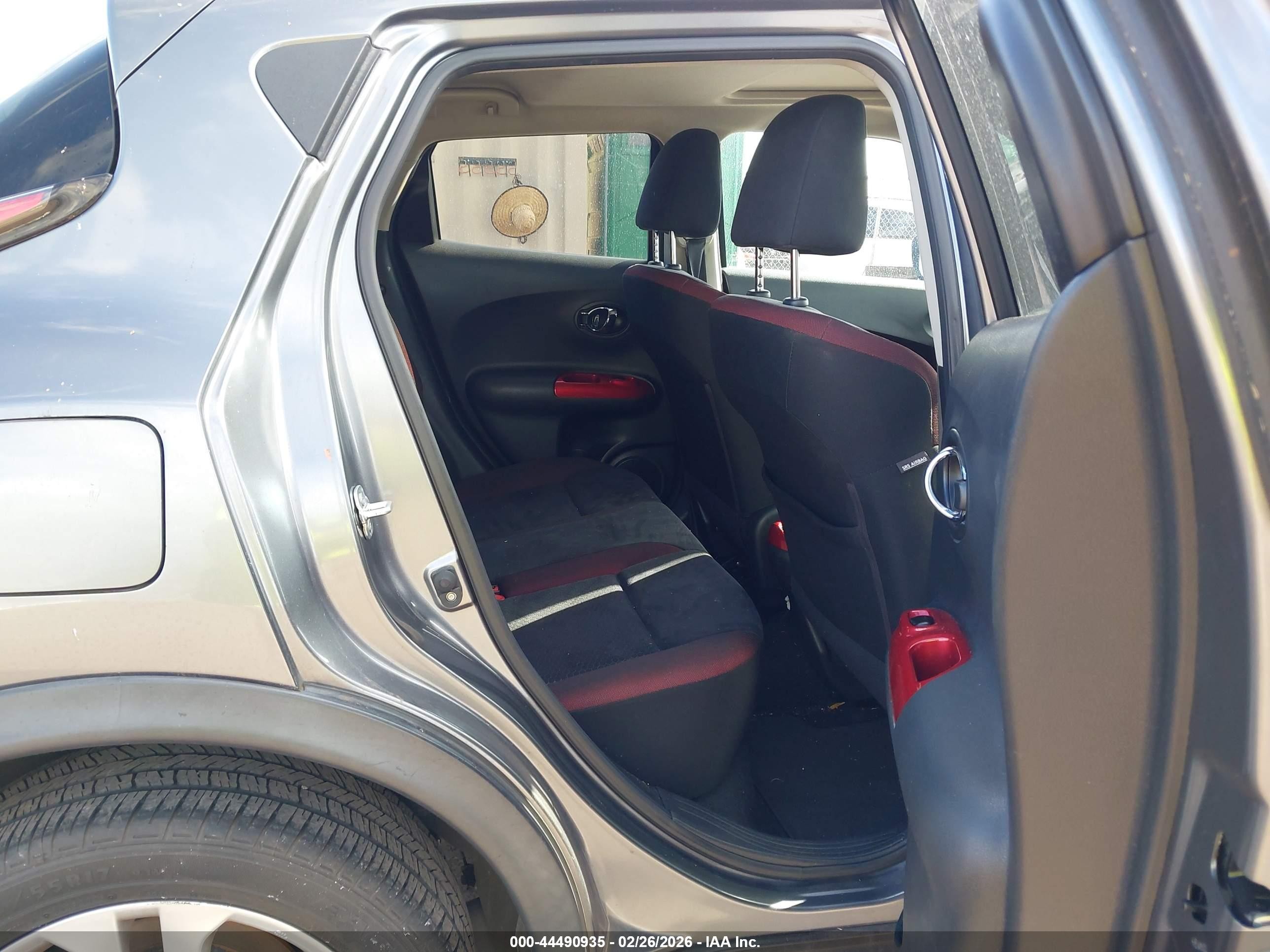 2015 Nissan Juke Sv Gray vin: JN8AF5MRXFT504866