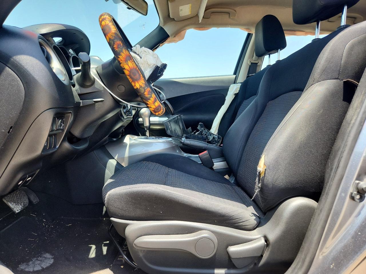 2015 Nissan Juke S Silver vin: JN8AF5MRXFT512708