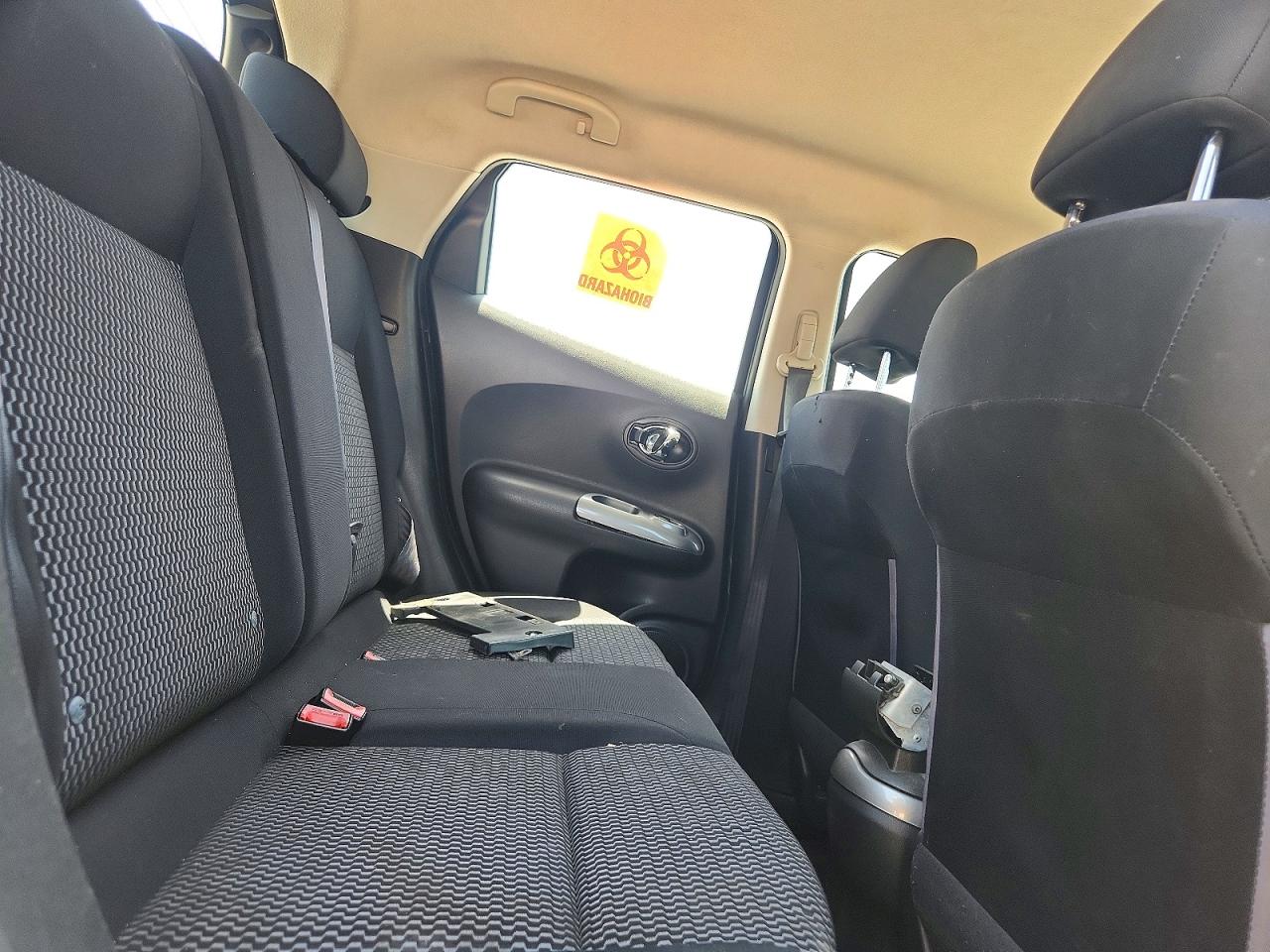 2015 Nissan Juke S Silver vin: JN8AF5MRXFT512708