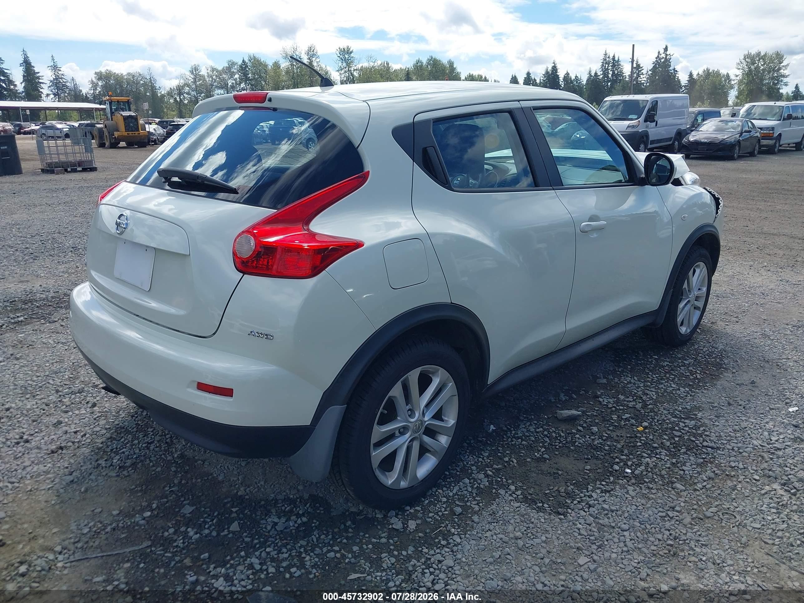 2011 Nissan Juke S White vin: JN8AF5MV0BT006313