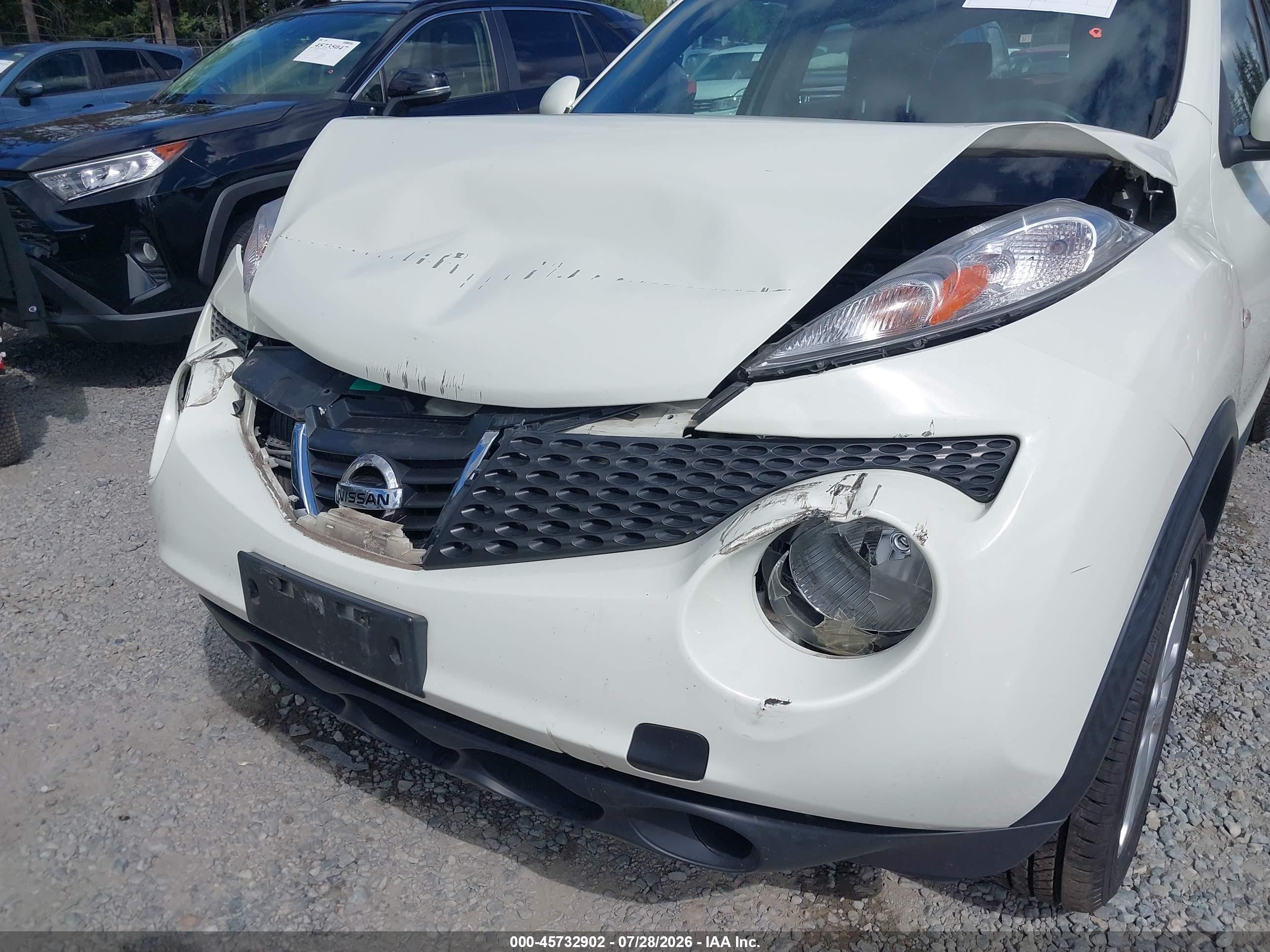 2011 Nissan Juke S White vin: JN8AF5MV0BT006313