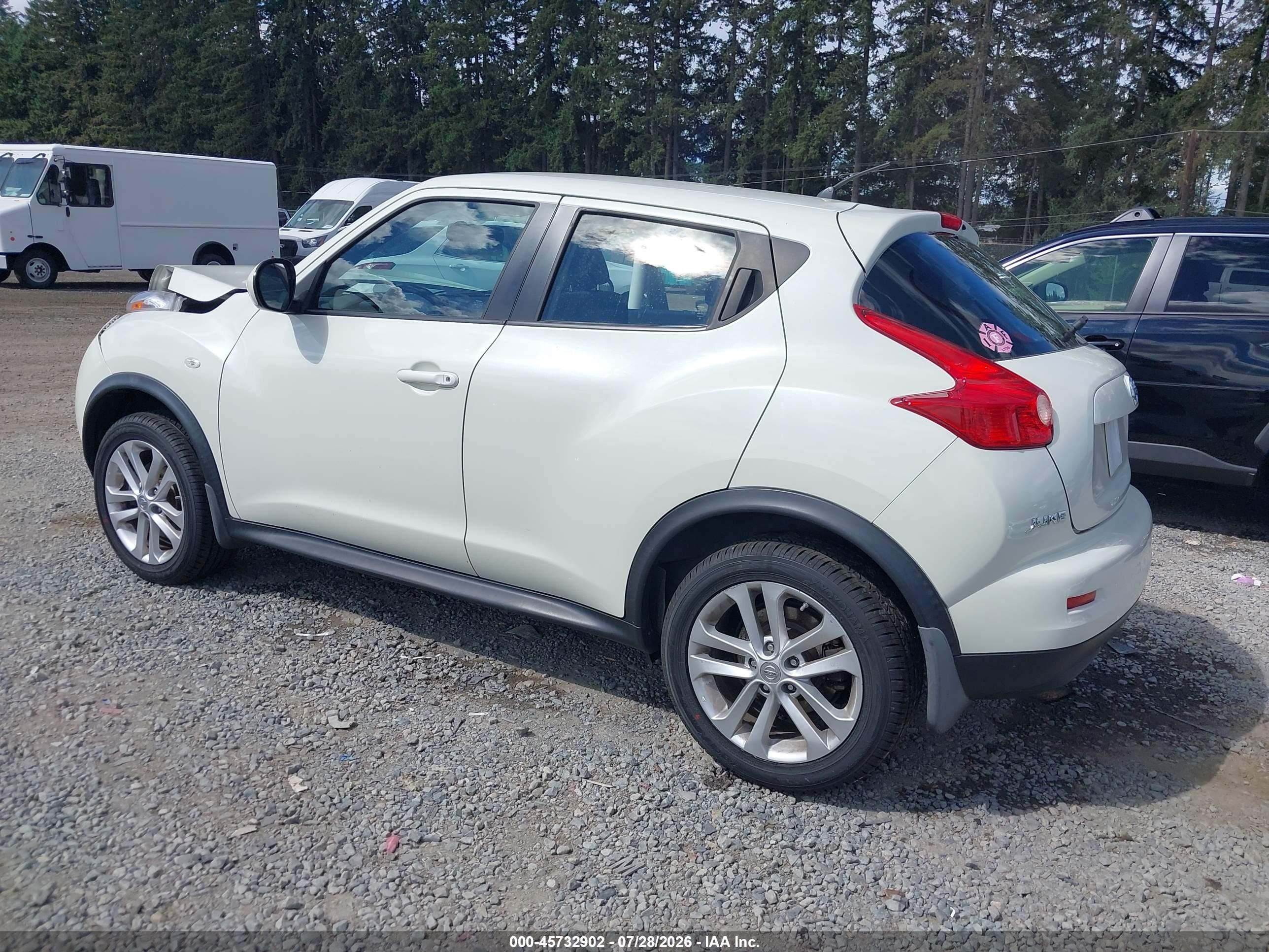 2011 Nissan Juke S White vin: JN8AF5MV0BT006313